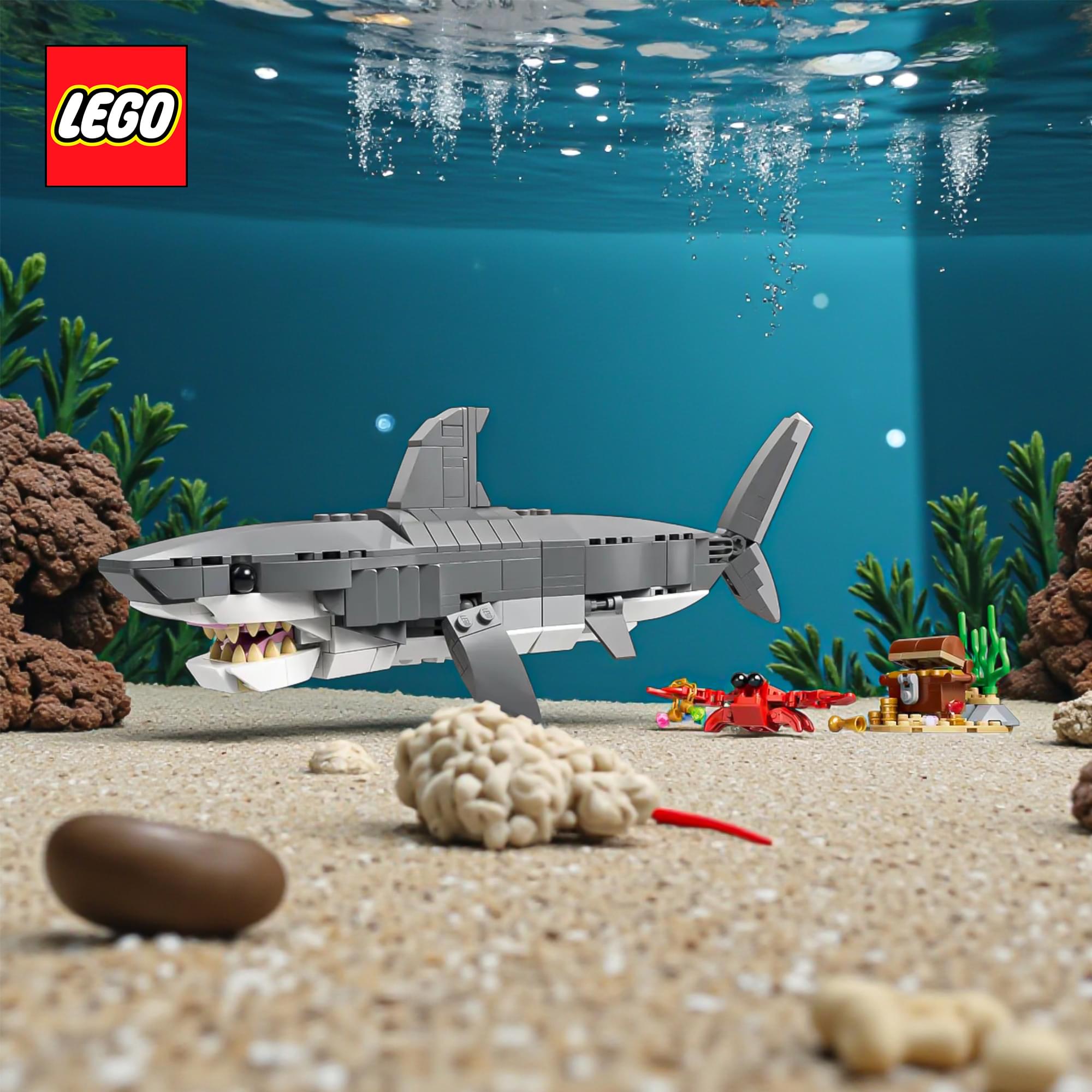 LEGO Creator 3 In 1 31381 Shark With Treasure Chest 379-Piece Building Set