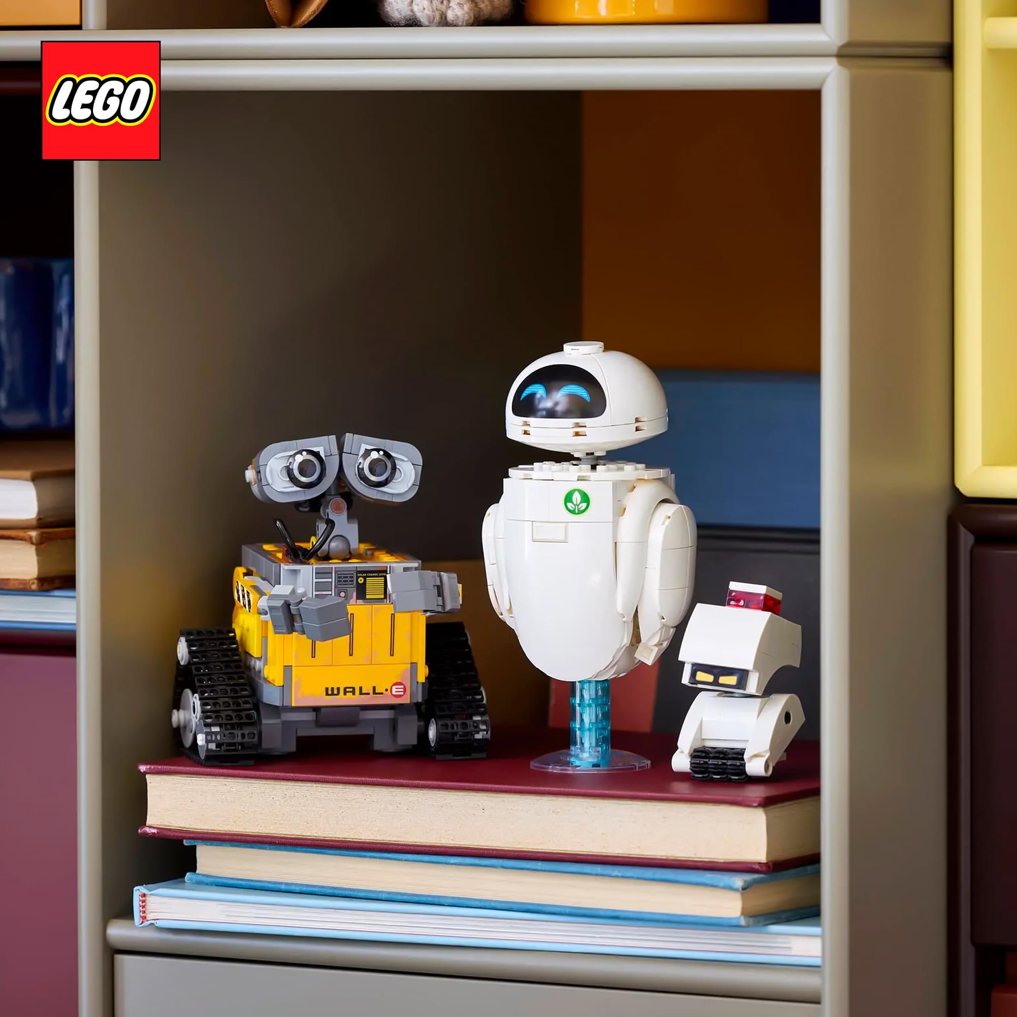 LEGO Disney/Pixar 43279 WALL-E and EVE 811-Piece Building Set