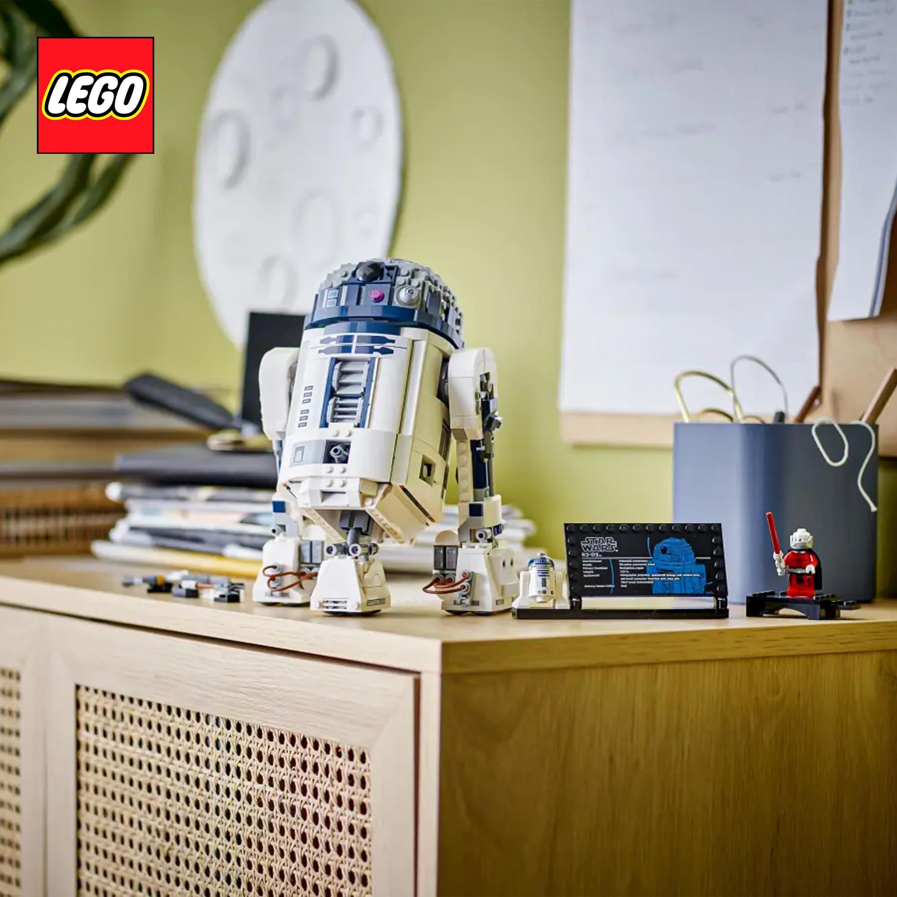 Star Wars LEGO 75379 R2-D2 1050-Piece Building Set