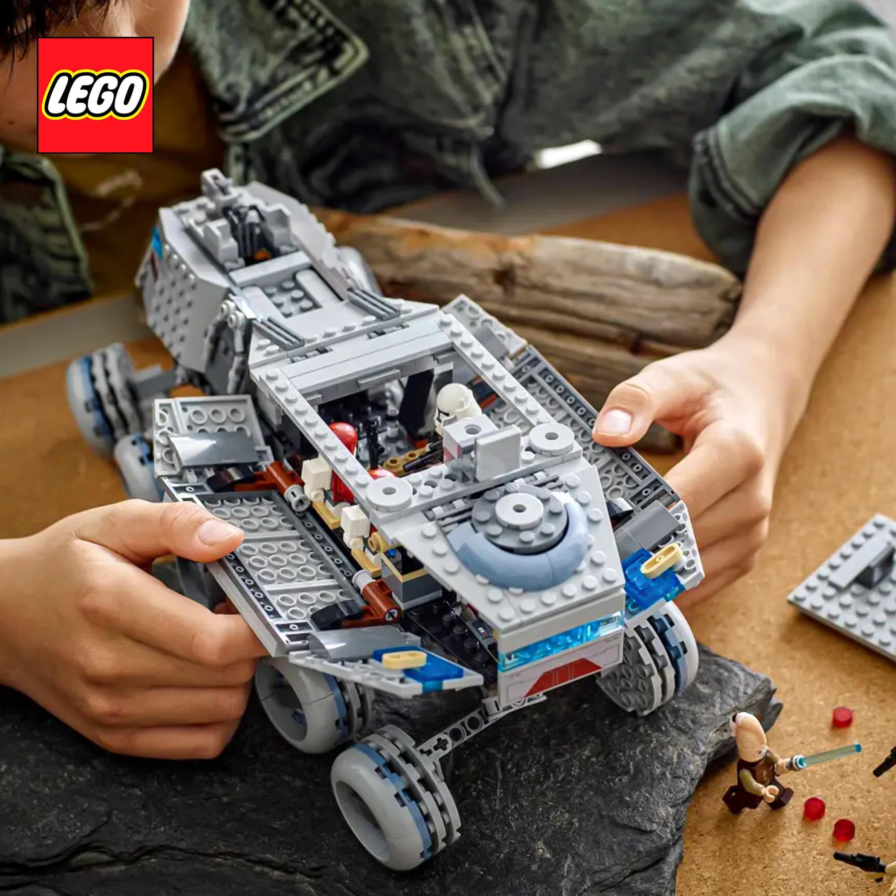 Star Wars LEGO 75413 Republic Juggernaut 813-Piece Building Set