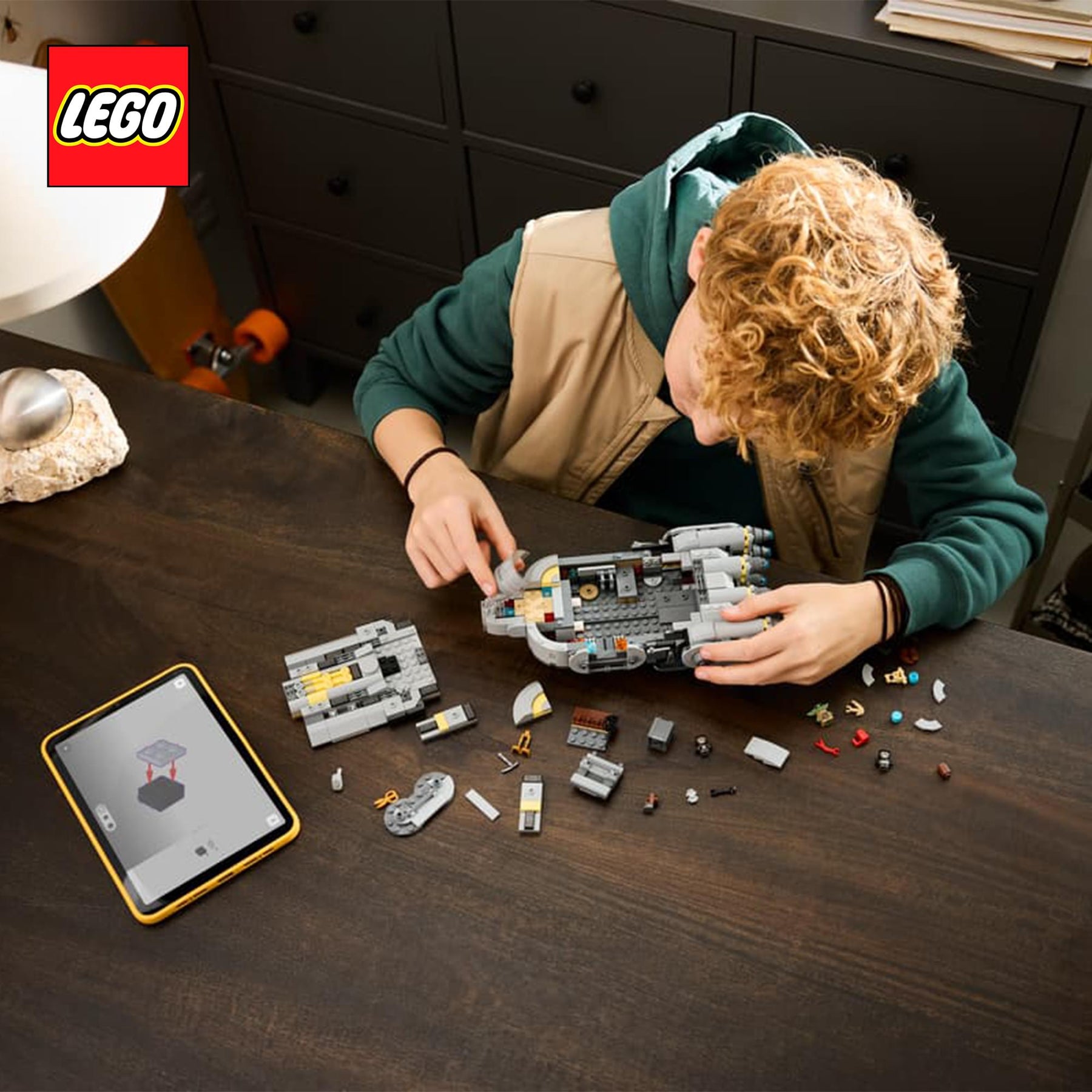 Star Wars LEGO 75445 Anzellan Starship 701-Piece Building Set