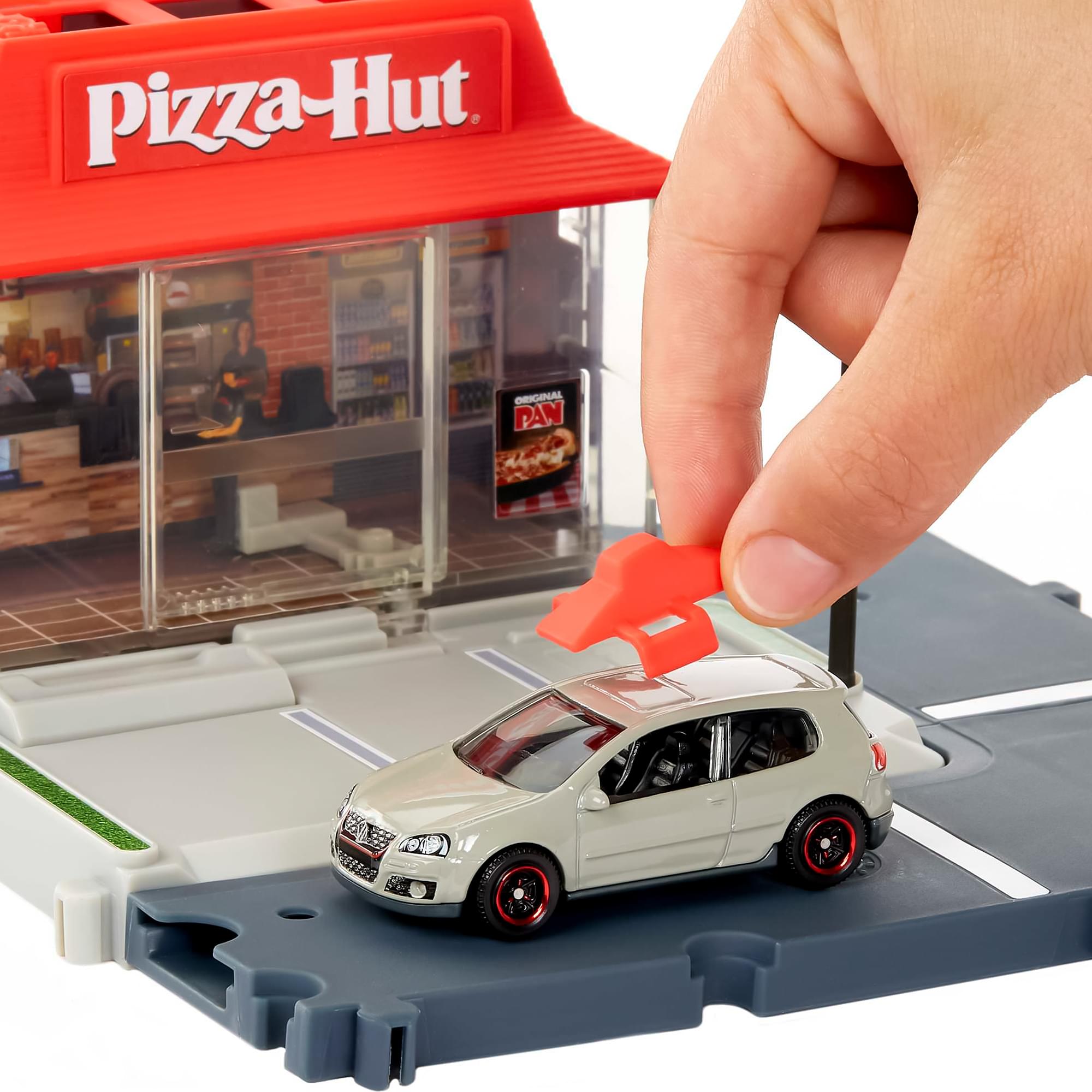 Matchbox Action Drivers Pizza Hut Pizza Run Playset