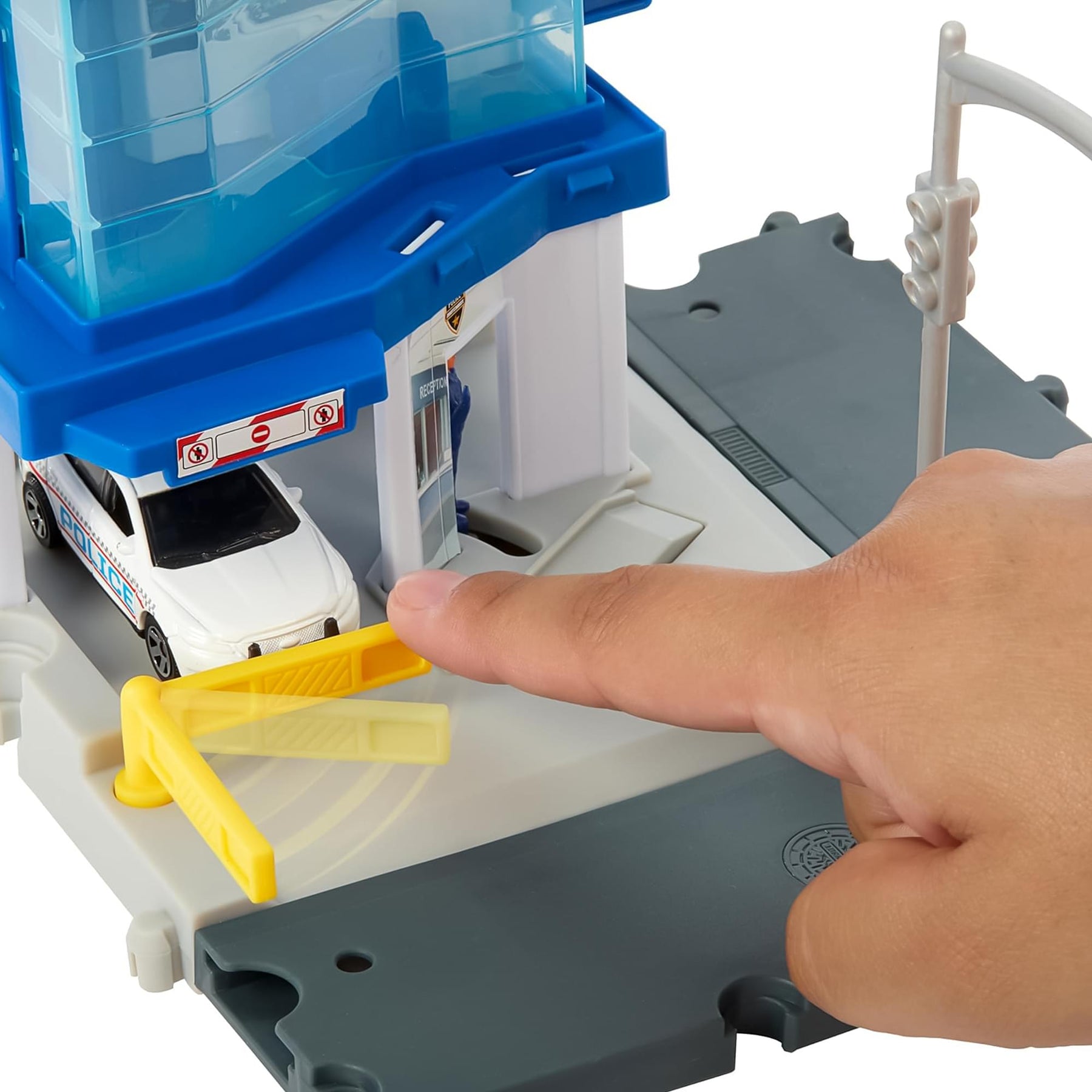 Matchbox Action Drivers Police Traffic Center Playset