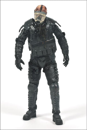 The Walking Dead TV Series 4 5" Action Figure: Riot Gear Gas Mask Zombie