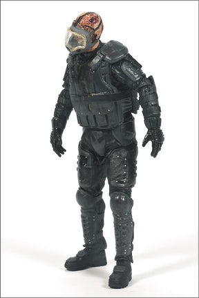 The Walking Dead TV Series 4 5" Action Figure: Riot Gear Gas Mask Zombie