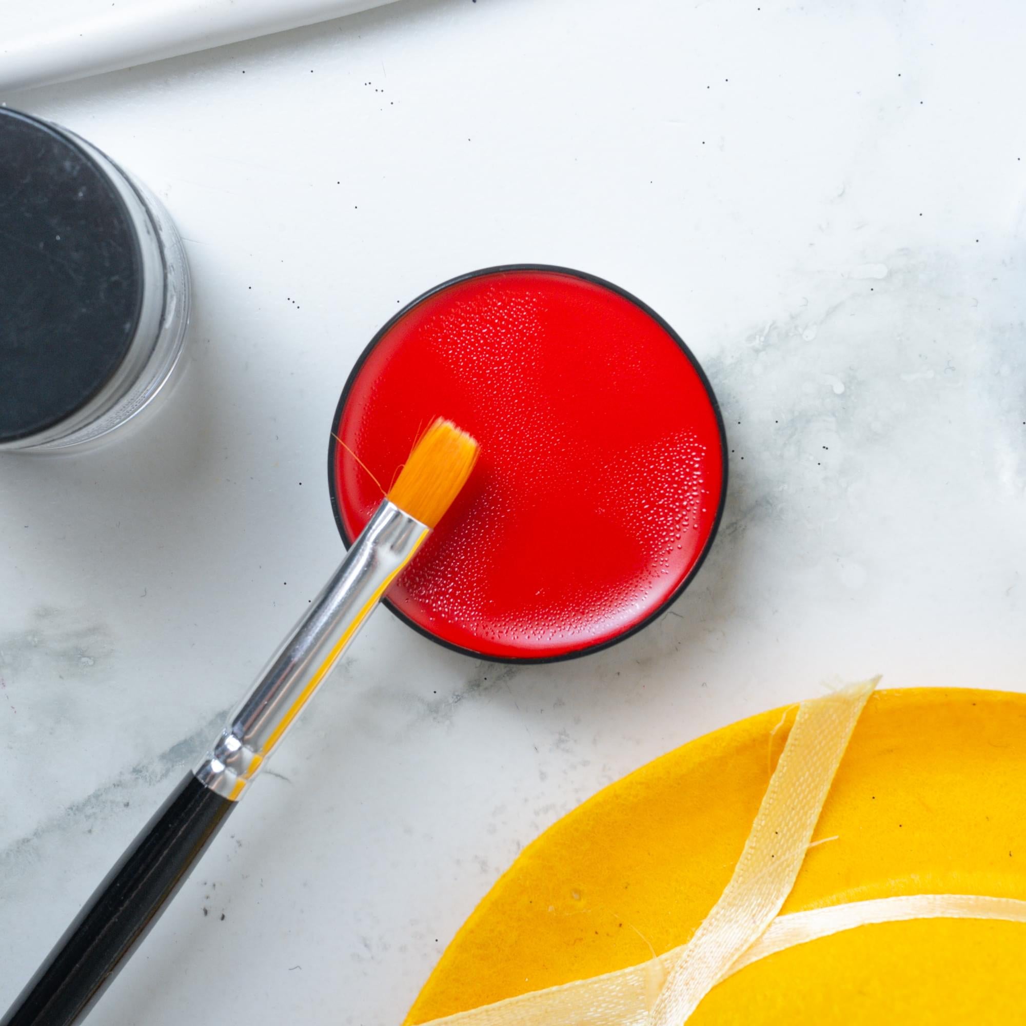 COLOR CUP CARDED CLOWN RED