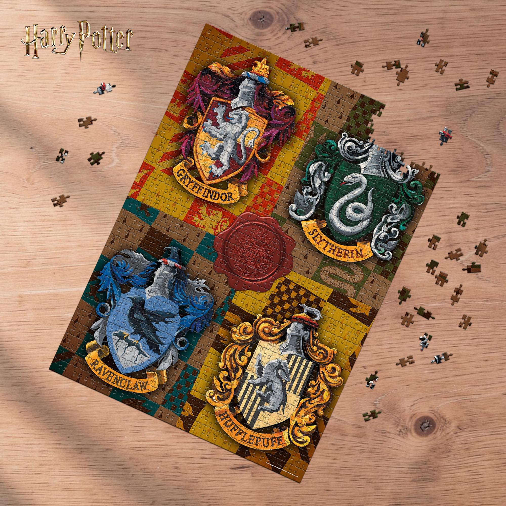 Harry Potter Hogwarts House Crests 1000-Piece Jigsaw Puzzle