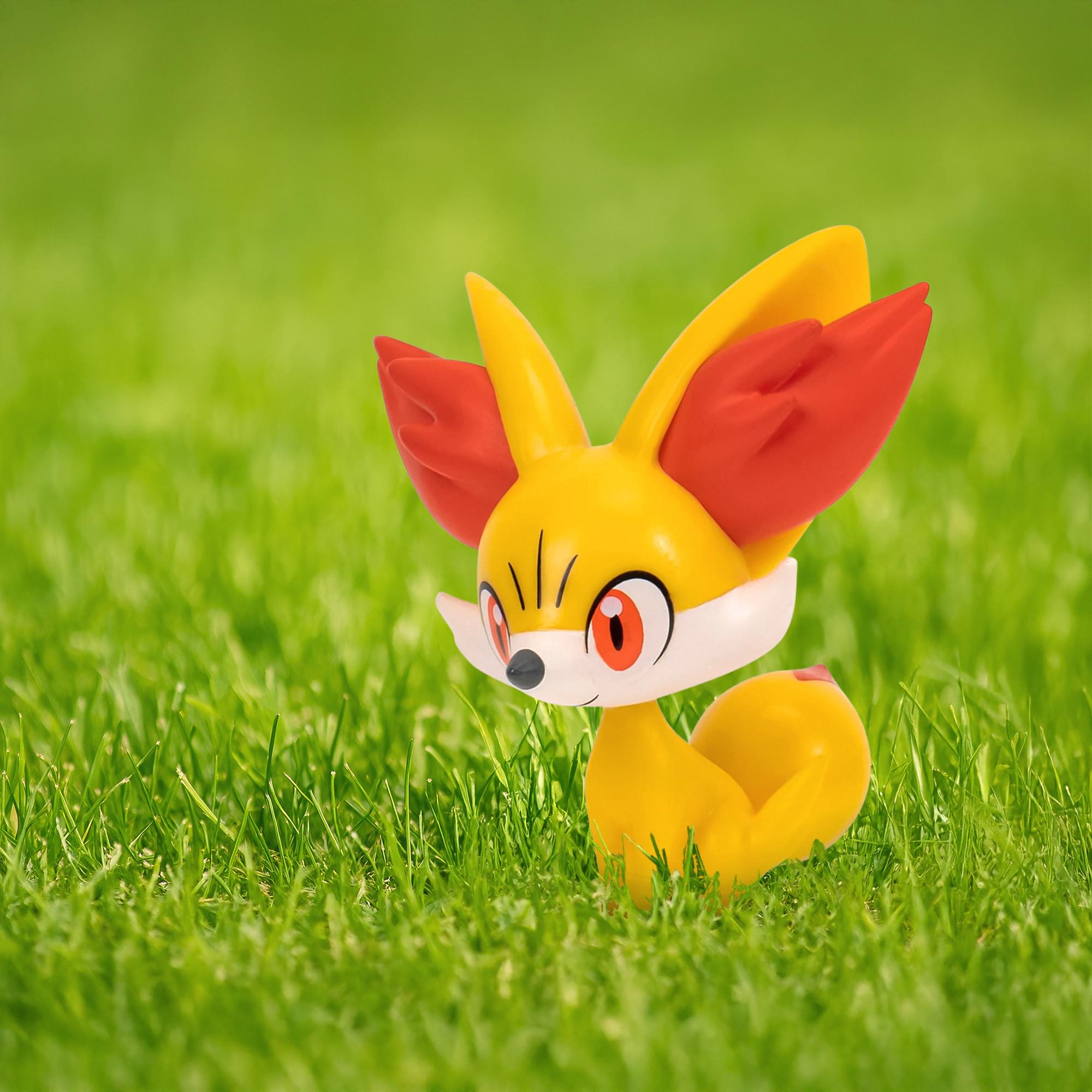 Pokemon Clip N Go Poke Ball Set | Fennekin