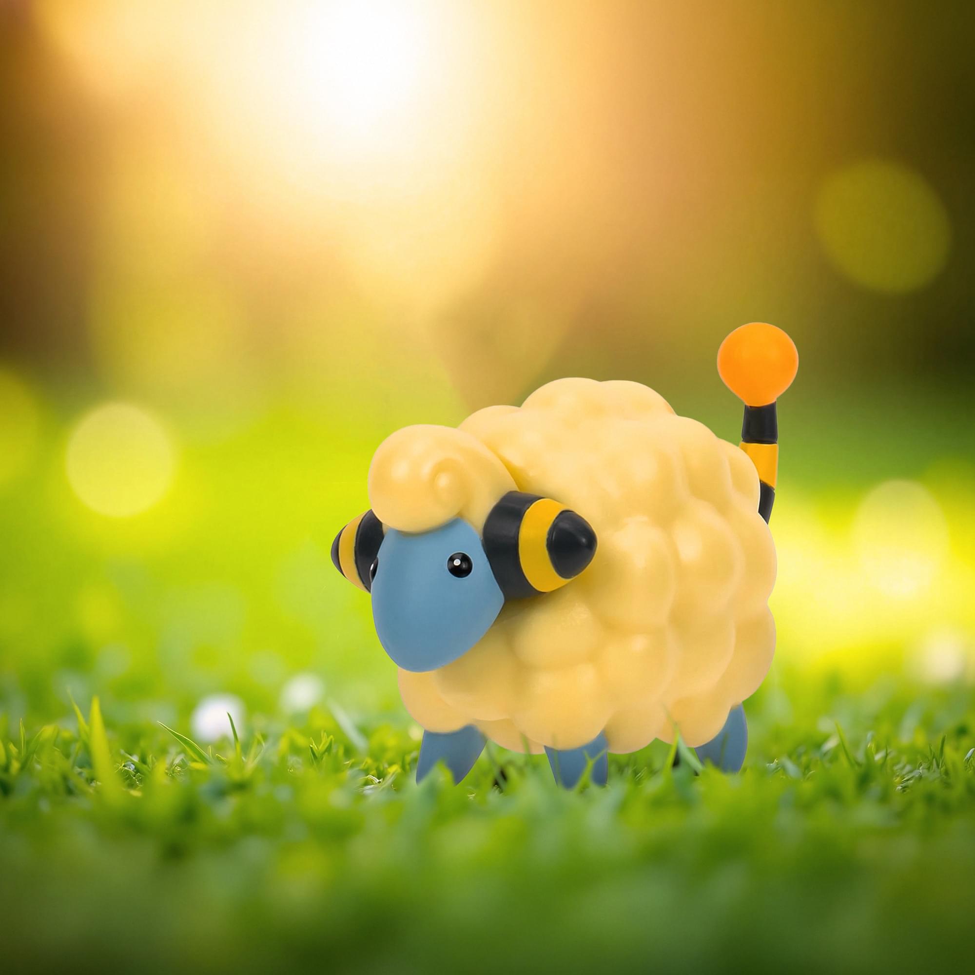 Pokemon Clip N Go Poke Ball Set | Mareep