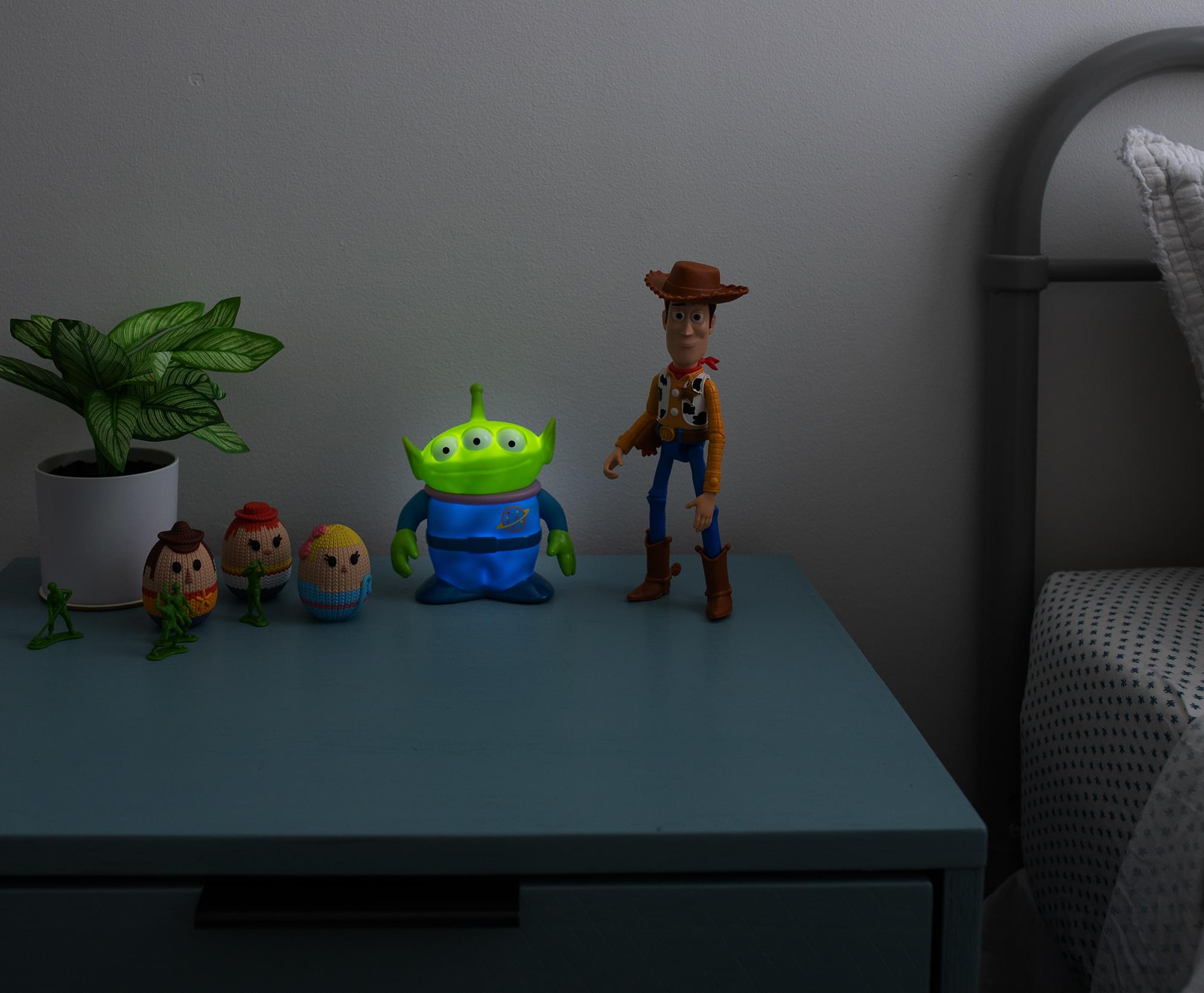 Disney Pixar Toy Story 4 Pizza Planet Alien Figural Mood Light | 6 Inches Tall
