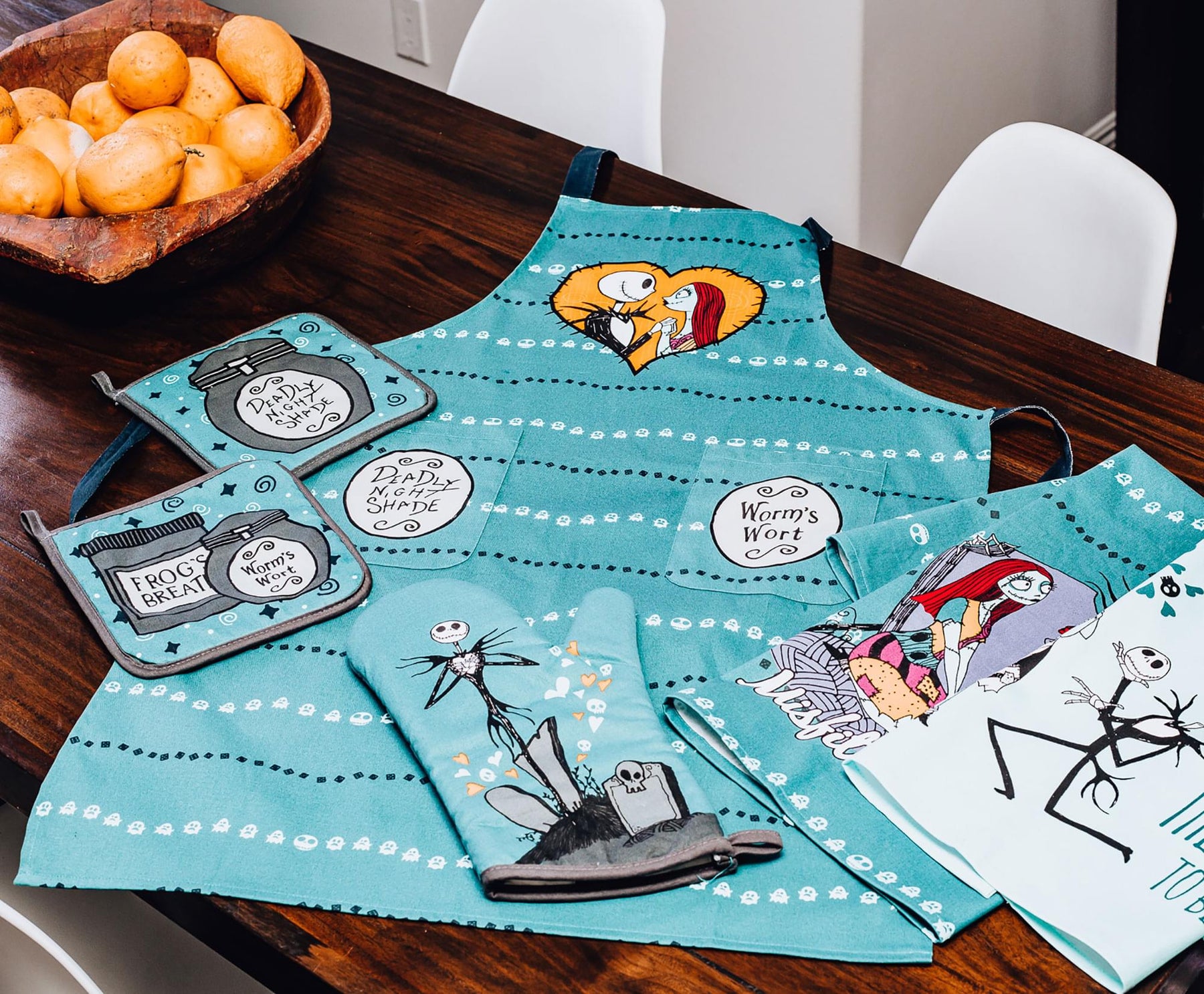 Nightmare Before Christmas Kitchen Set | Apron | Mitt | Pot Holders | Towels