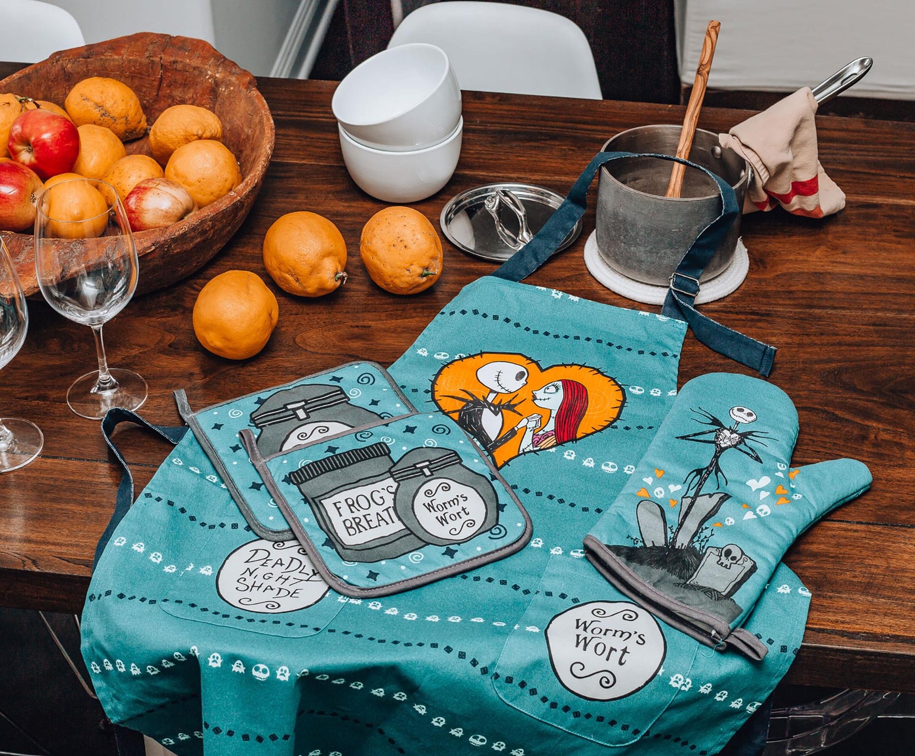 Nightmare Before Christmas Kitchen Set | Apron | Mitt | Pot Holders | Towels