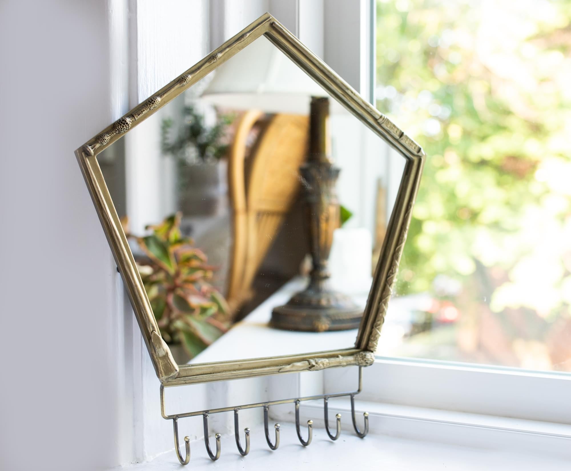 Harry Potter Wand Wall Mirror with Jewelry Hooks Storage Rack