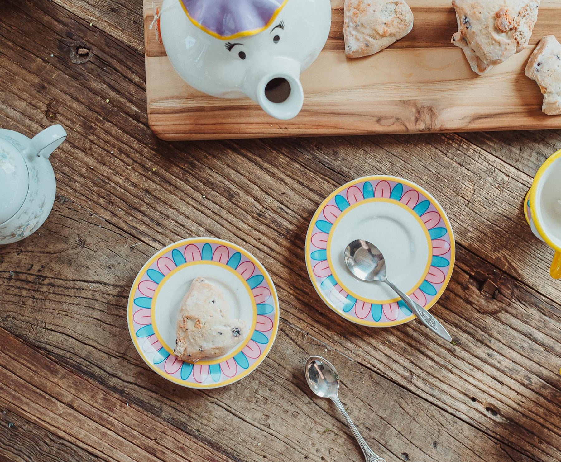 Disney Beauty and the Beast Mrs. Potts Teapot Set With 2 Chip Cups and Saucers