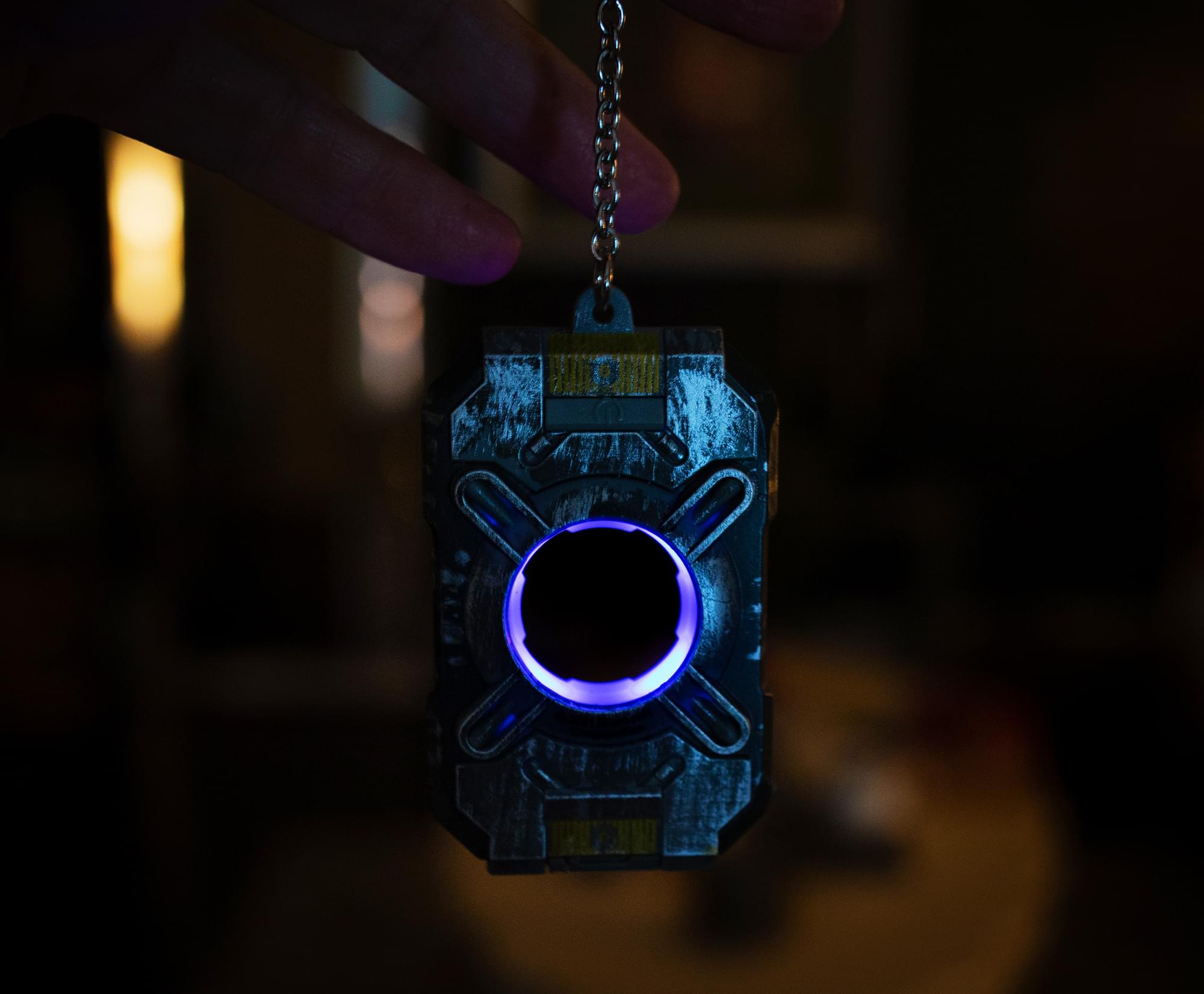 HALO Light-Up Cortana Chip Replica Pendant Keychain