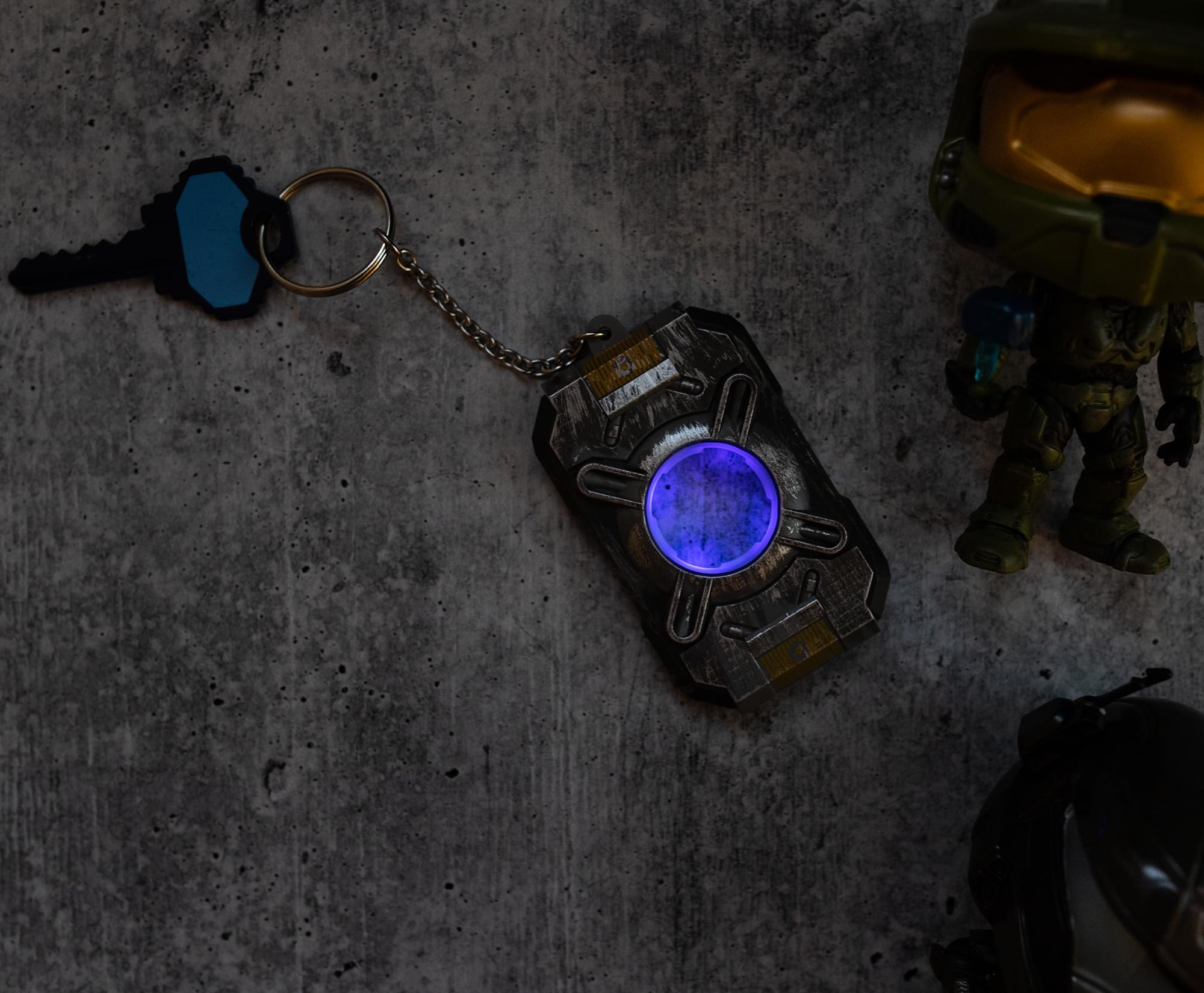 HALO Light-Up Cortana Chip Replica Pendant Keychain
