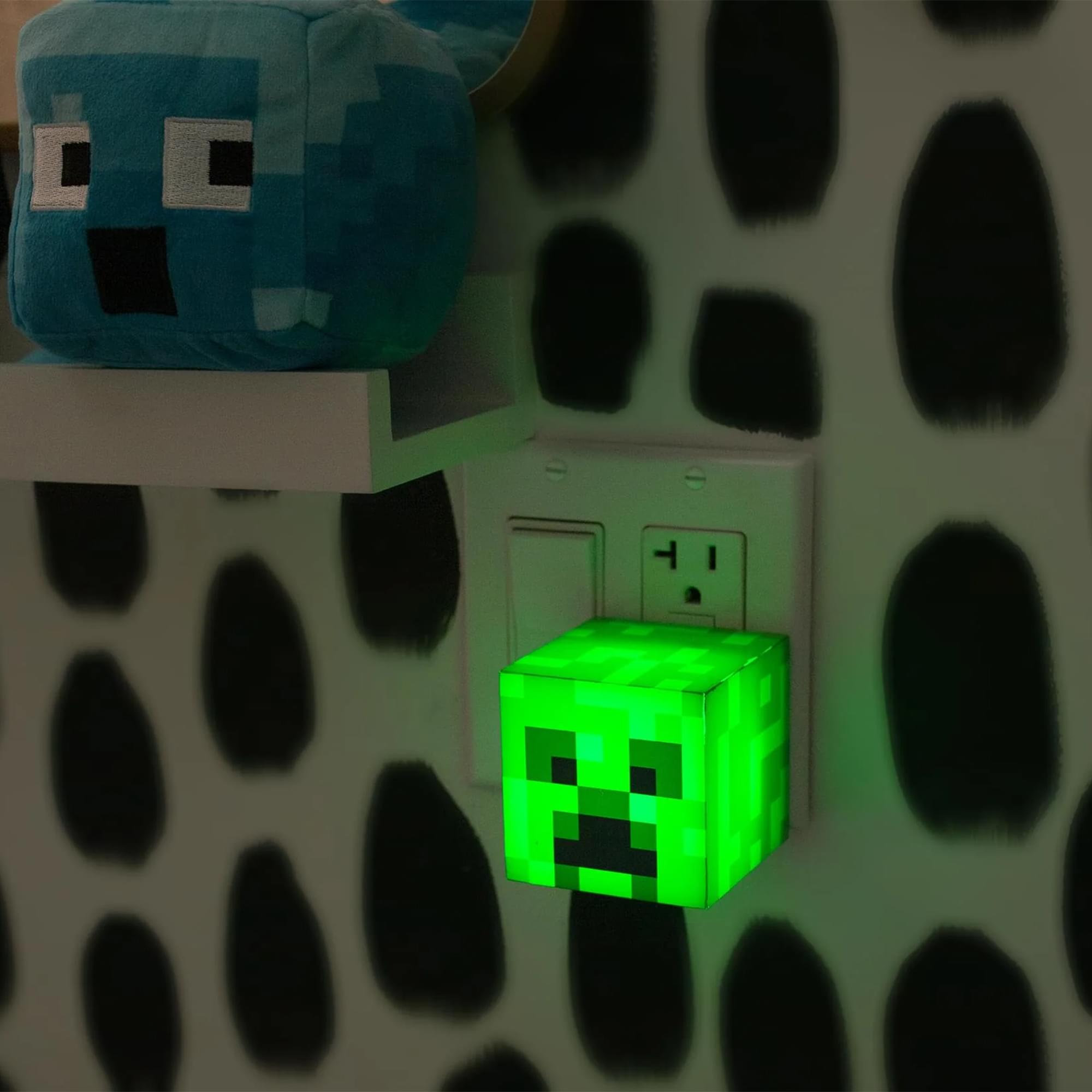 Minecraft 2-Piece Creeper Bedroom Bundle | Nightlight & Bed Canopy
