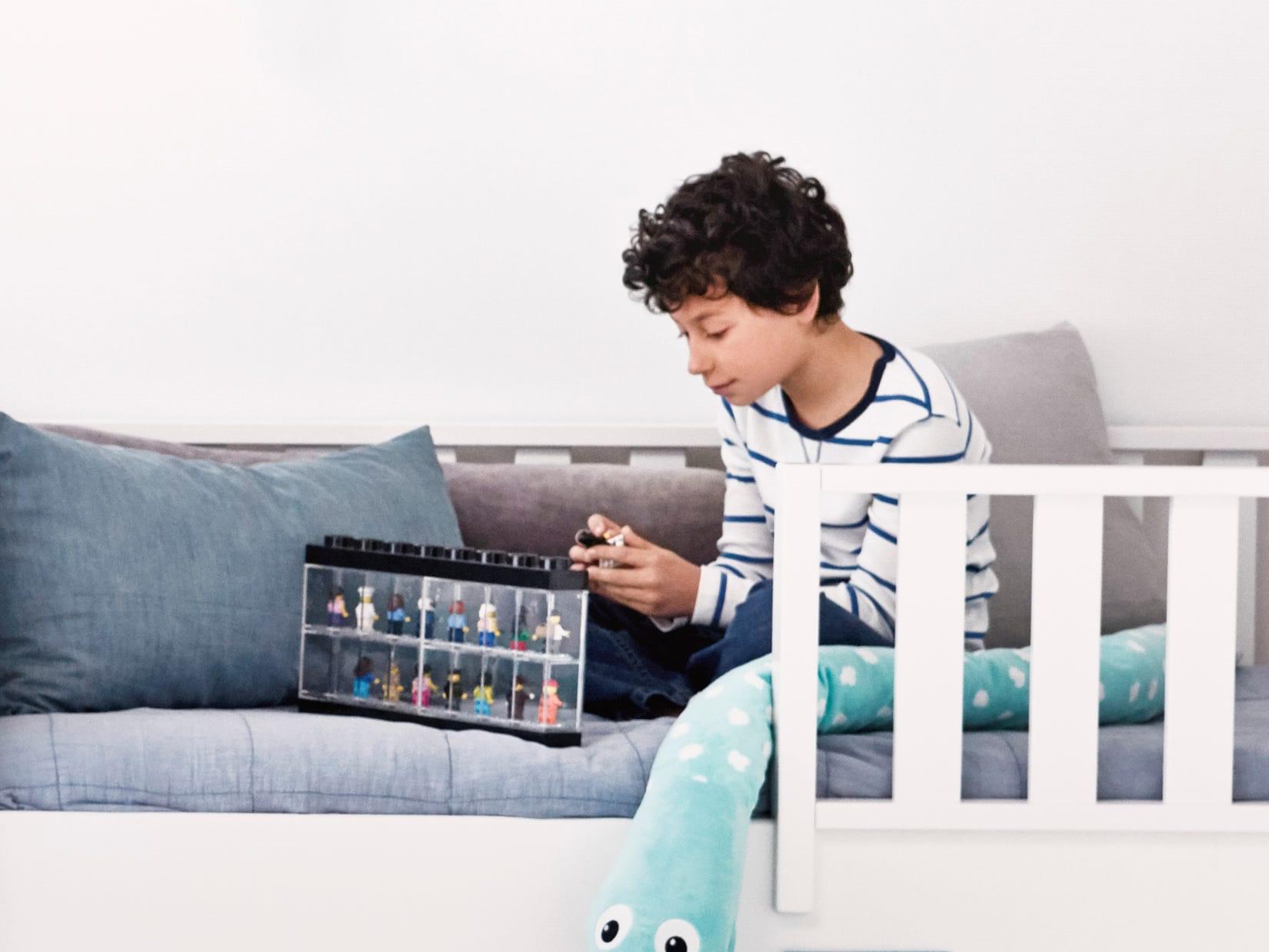 LEGO Minifigure 16 Compartment Display Case | Blue