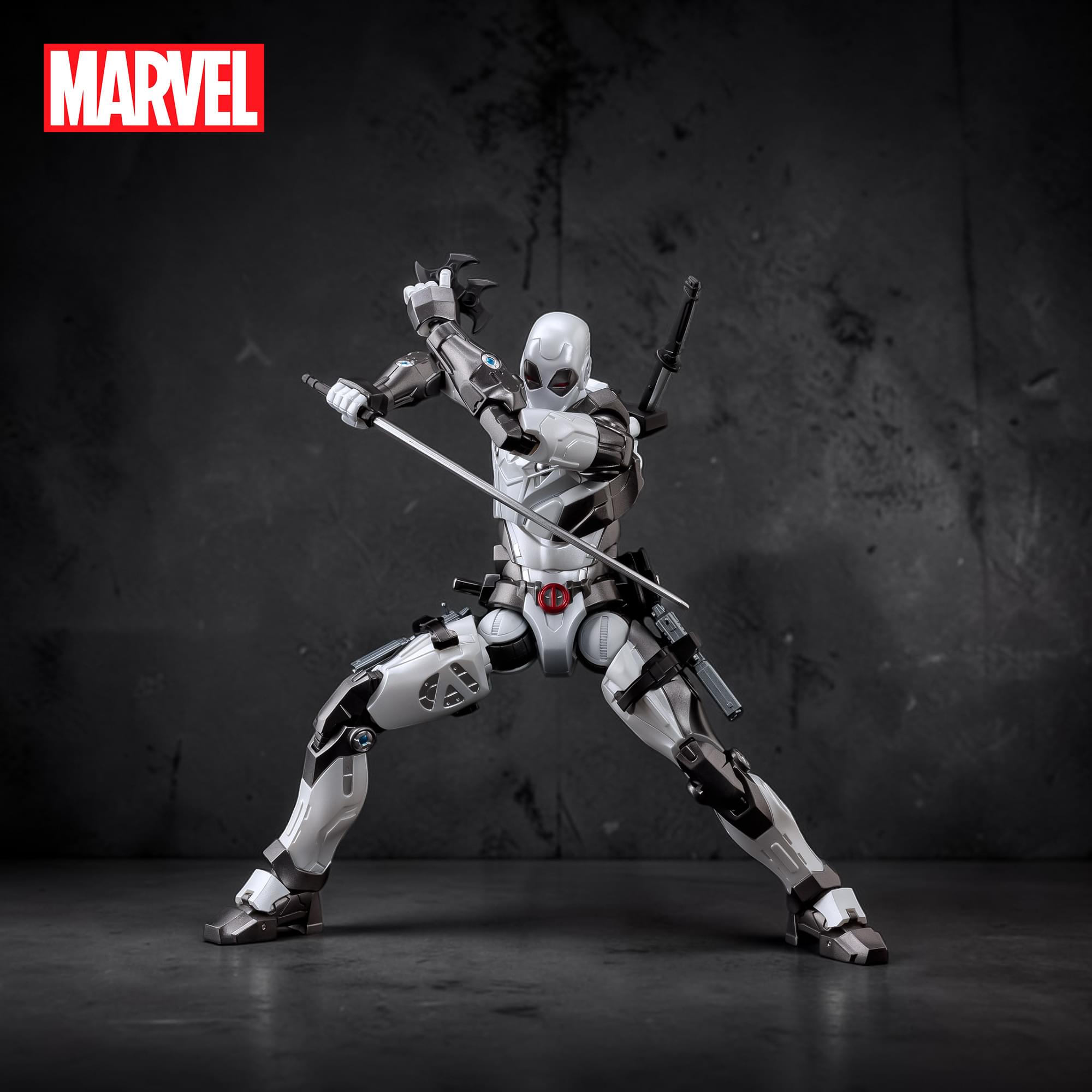 Marvel Fighting Armor 6.5-Inch Action Figure | Deadpool (X-Force Ver.)