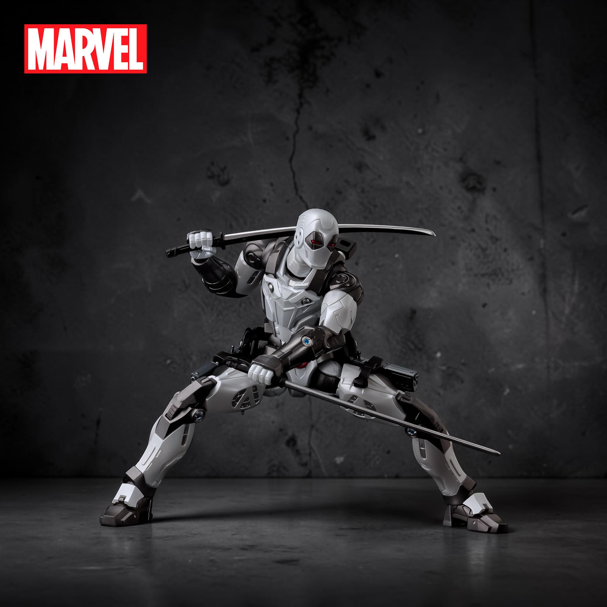 Marvel Fighting Armor 6.5-Inch Action Figure | Deadpool (X-Force Ver.)