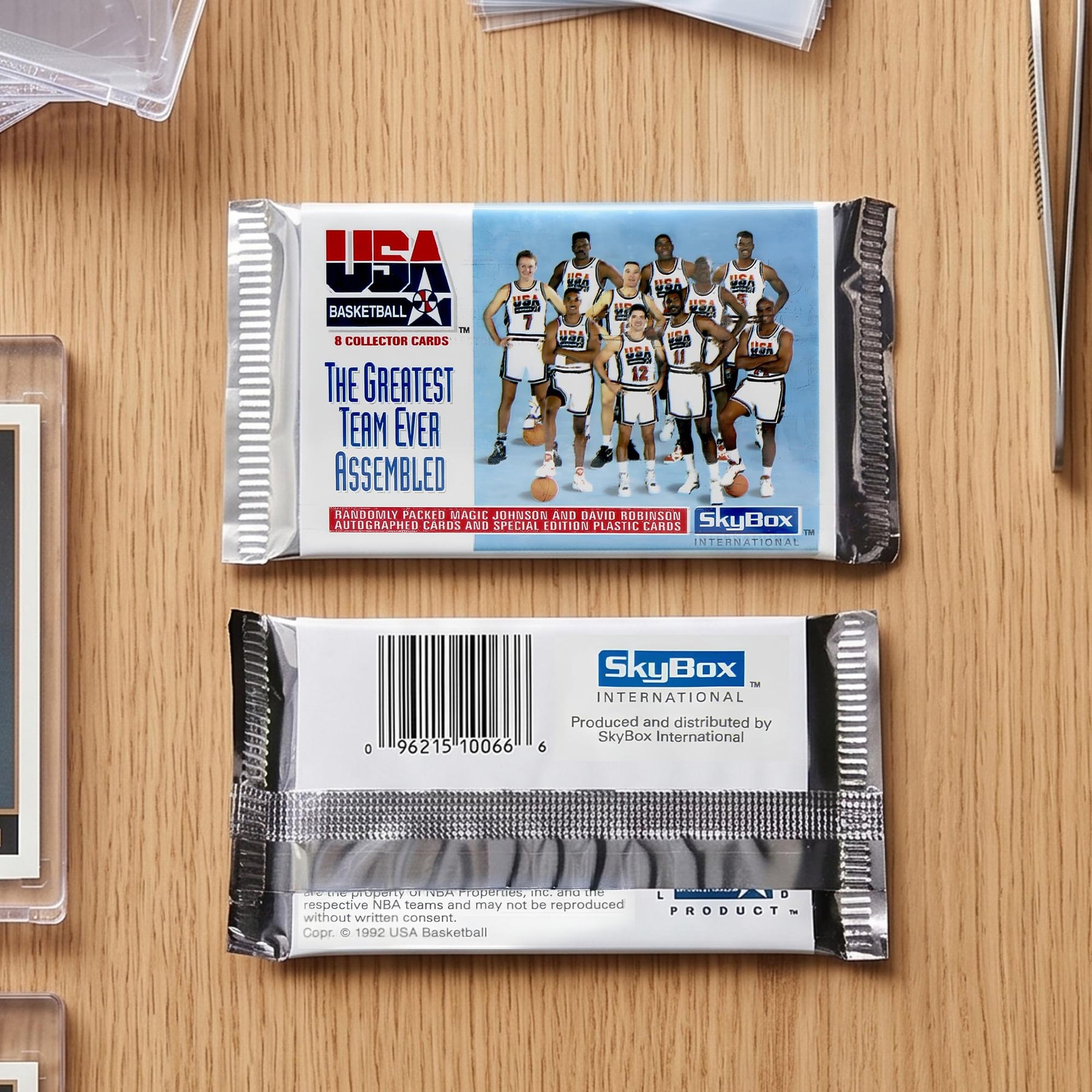 1992 Skybox USA Basketball 8 Collector Card Pack
