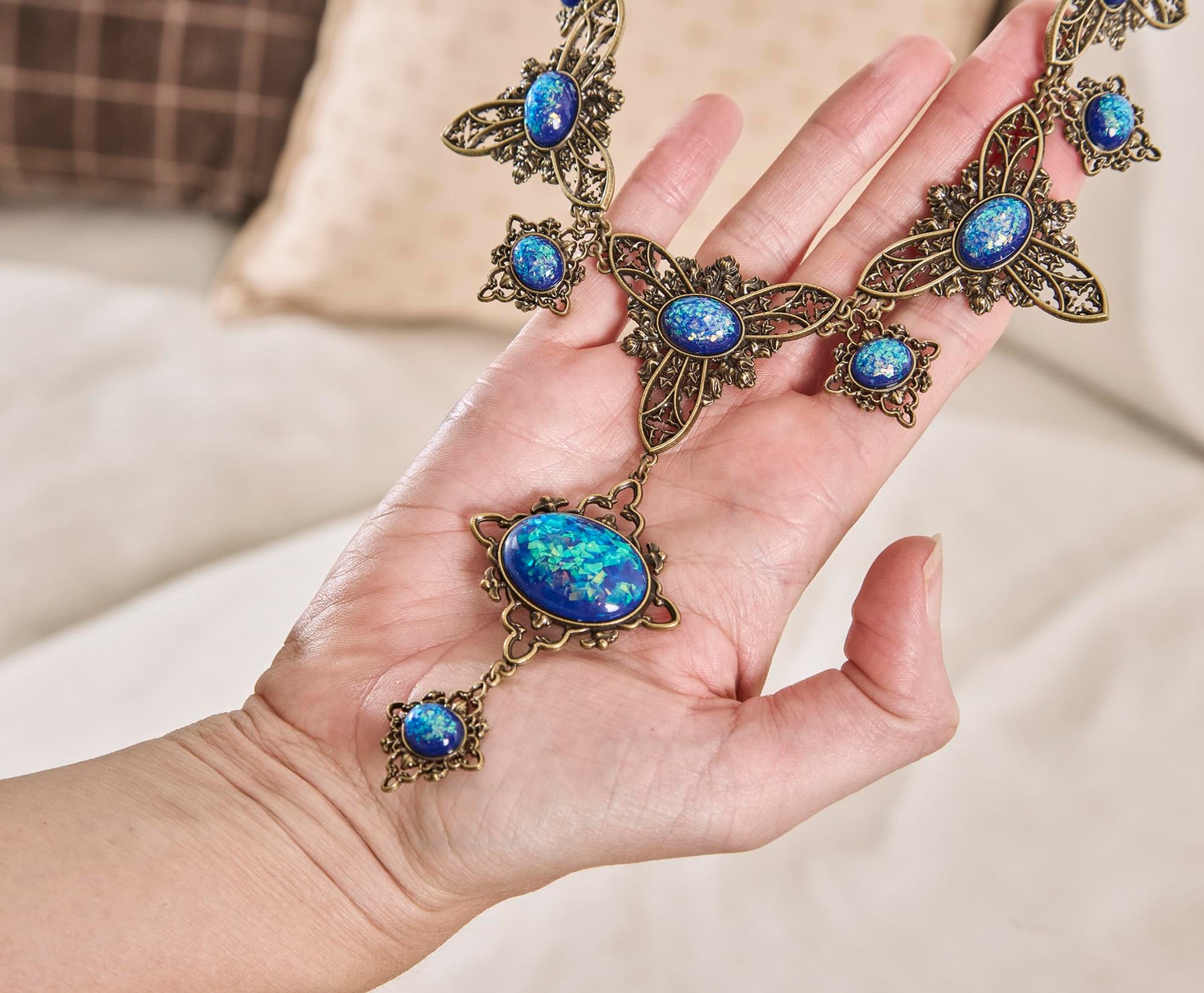 Harry Potter Cursed Opal 16-Inch Necklace Replica