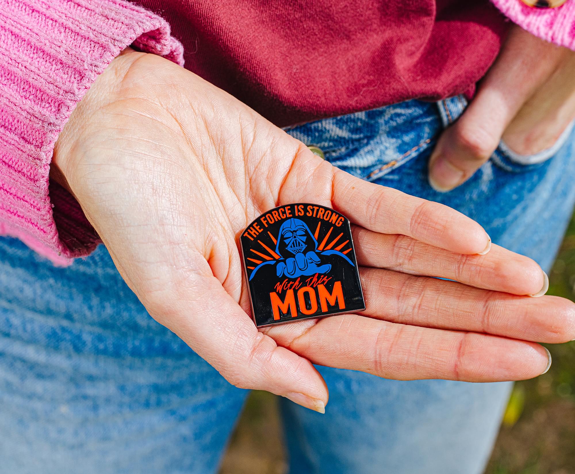 Star Wars Darth Vader "The Force Is Strong With This Mom" Enamel Pin