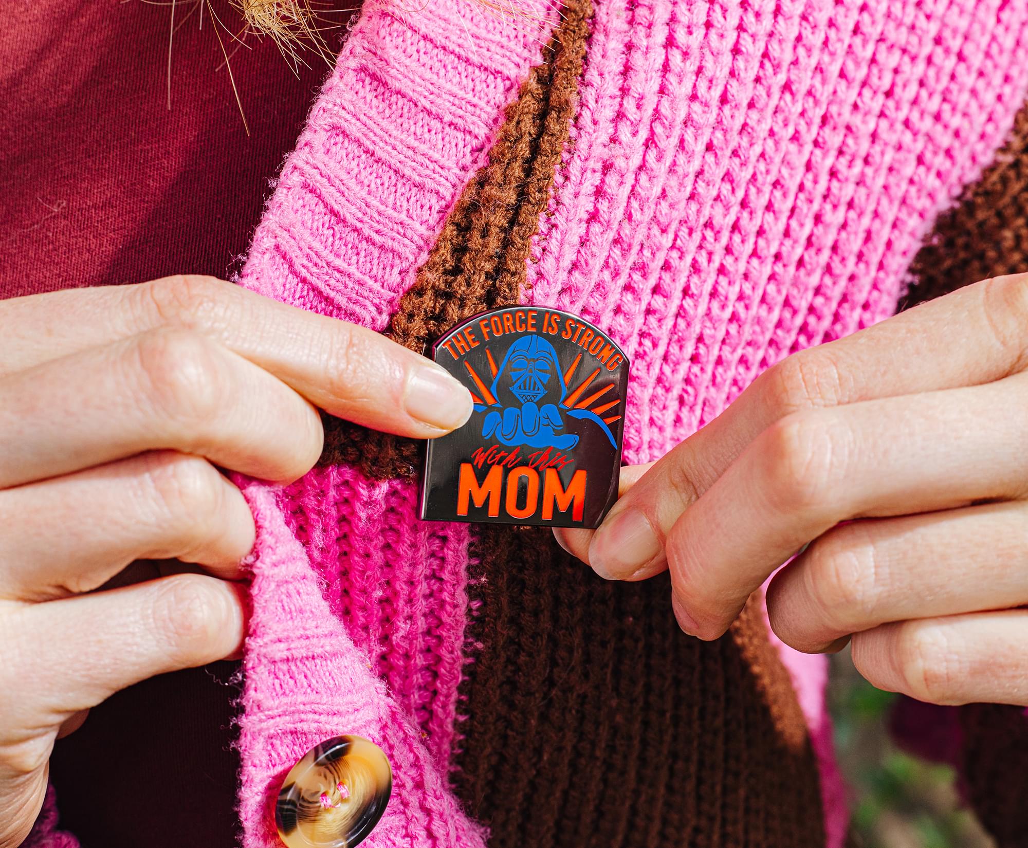 Star Wars Darth Vader "The Force Is Strong With This Mom" Enamel Pin
