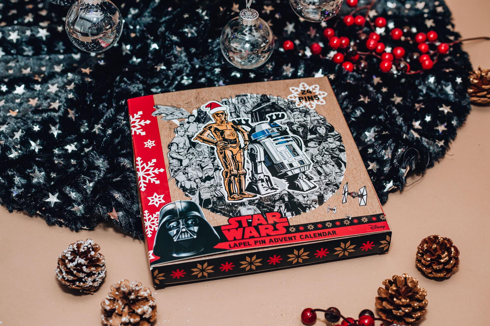 Star Wars Exclusive 2020 Advent Calendar | 21 Enamel Pins, 3 Buttons/Pins