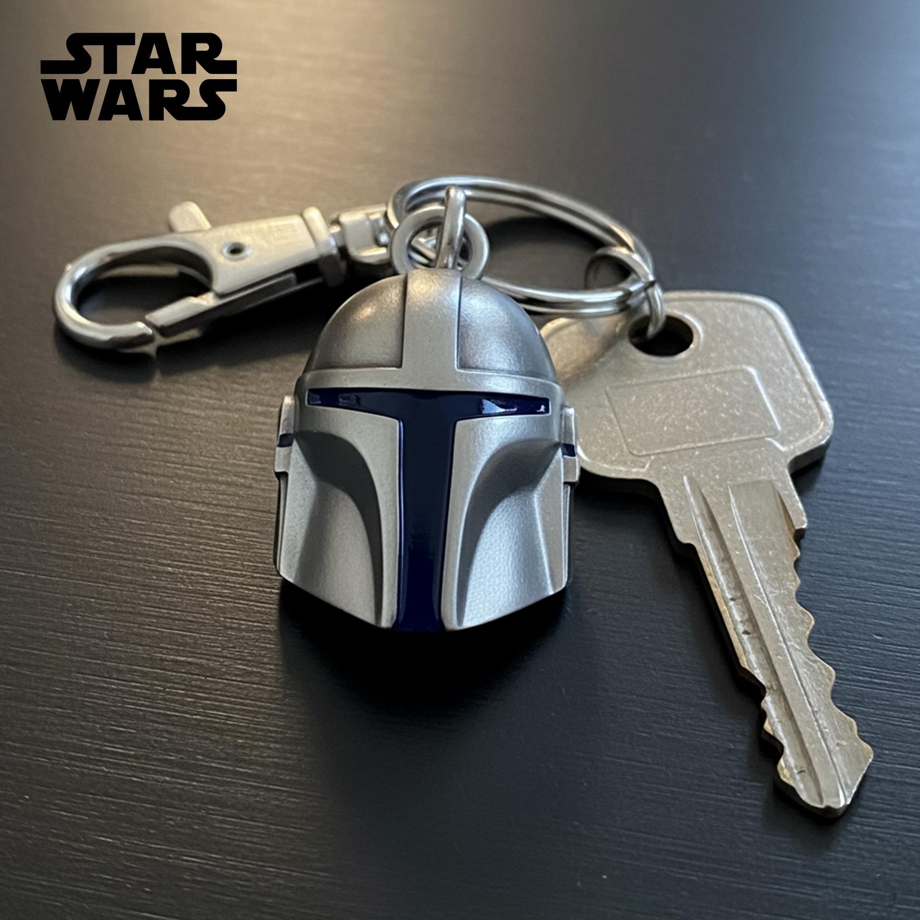 Star Wars: The Mandalorian Din Djarin Helmet Metal Keychain