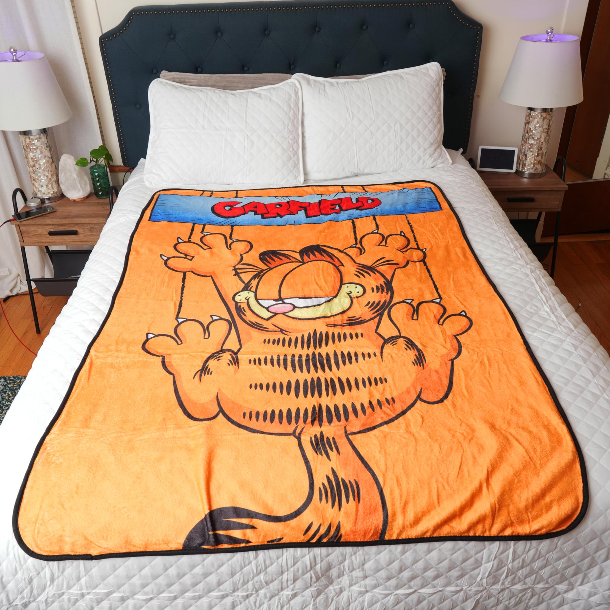 Garfield Clawing Fleece Throw Blanket | 45 x 60 Inches