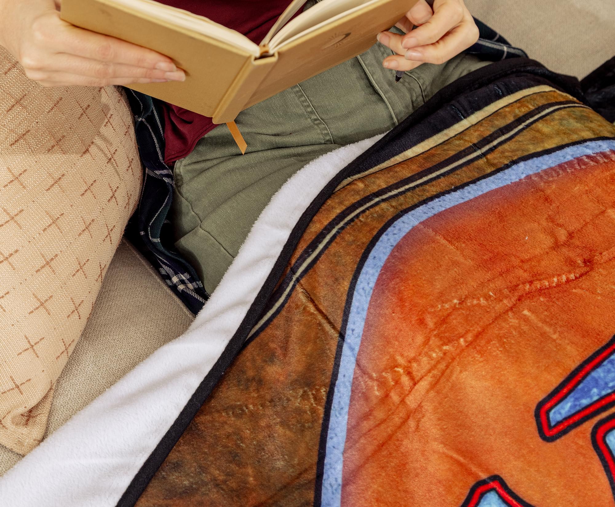 Magic: The Gathering Deckmaster Fleece Throw Blanket | 45 x 60 Inches