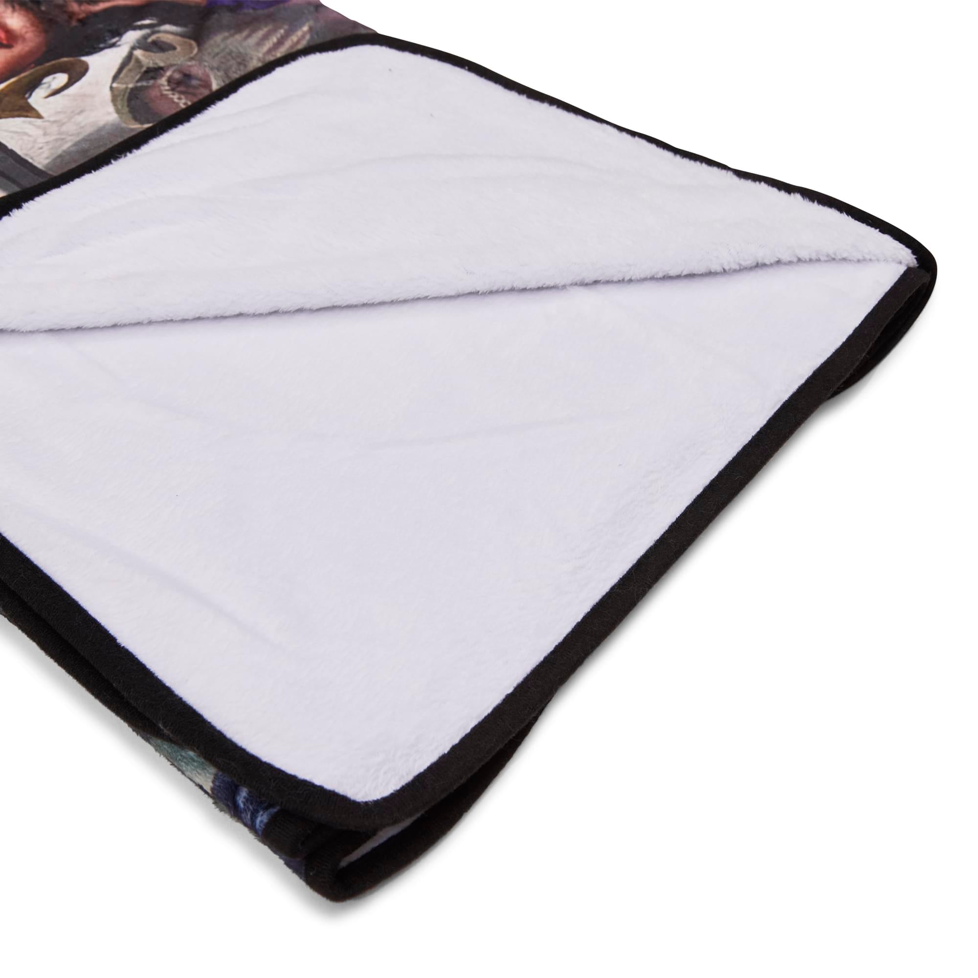Magic: The Gathering Liliana Of Veil Card Fleece Throw Blanket | 45 x 60 Inches