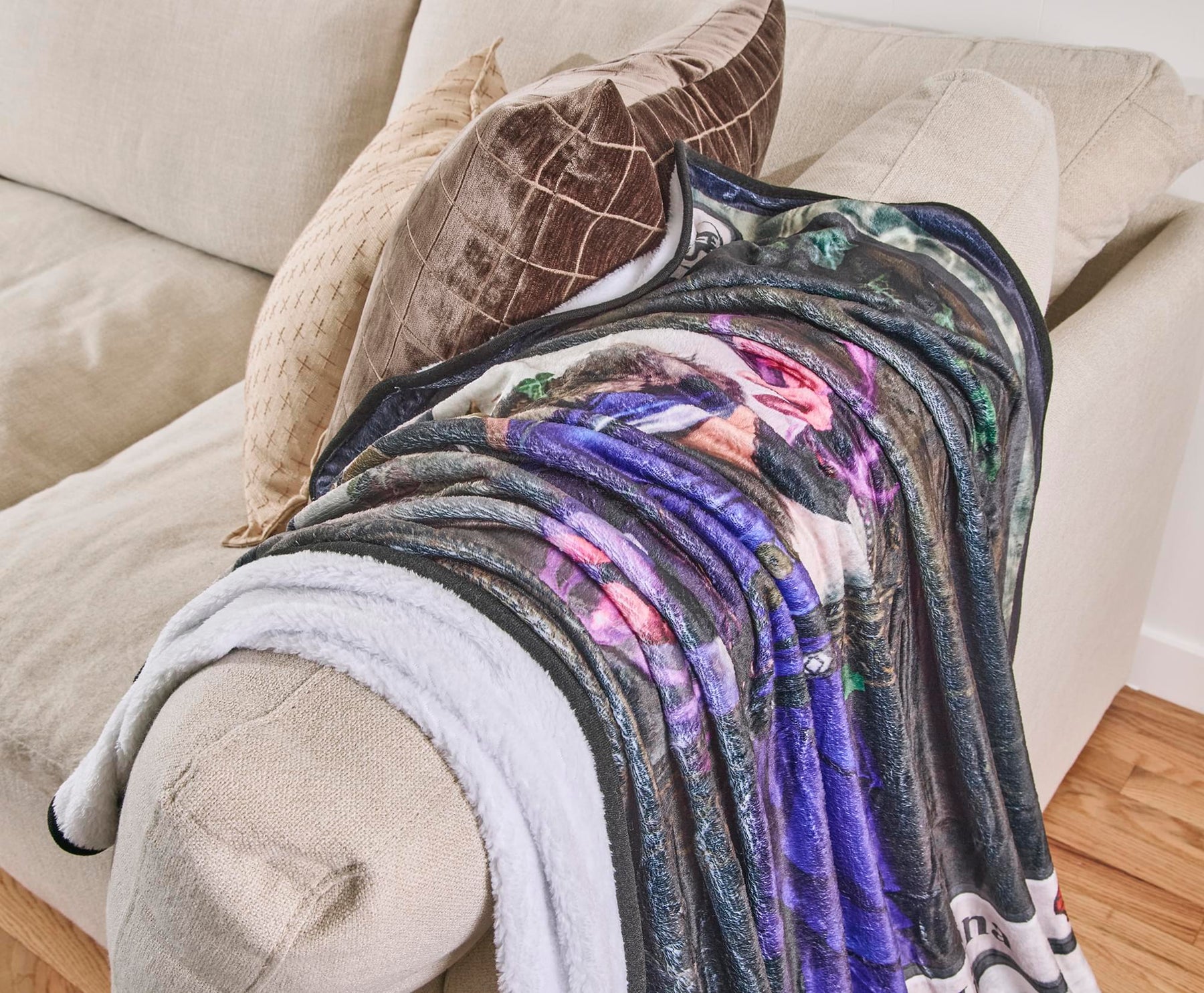 Magic: The Gathering Liliana Of Veil Card Fleece Throw Blanket | 45 x 60 Inches