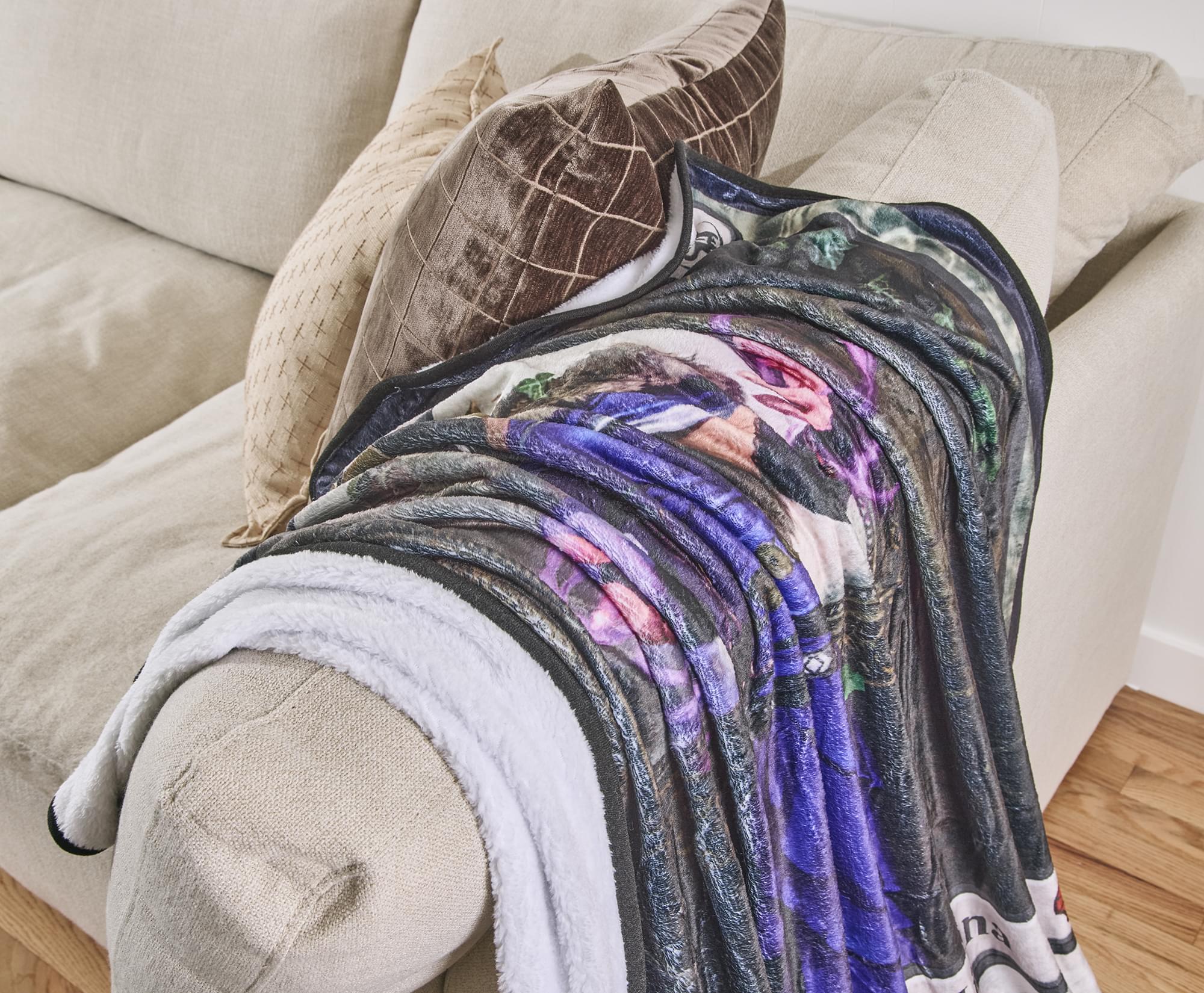 Magic: The Gathering Liliana Of Veil Card Fleece Throw Blanket | 45 x 60 Inches
