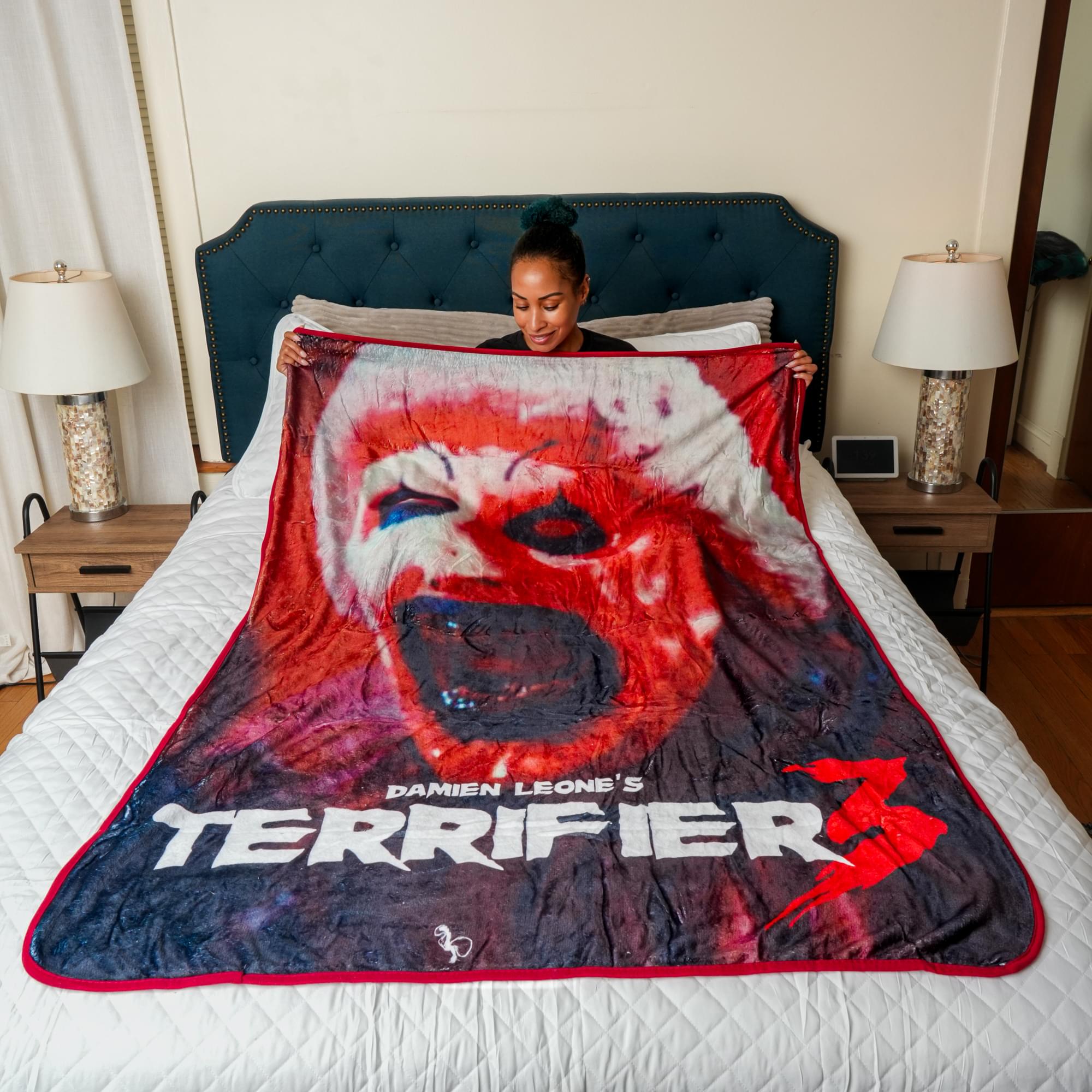 Terrifier 3 Santa Art The Clown Fleece Throw Blanket | 45 x 60 Inches