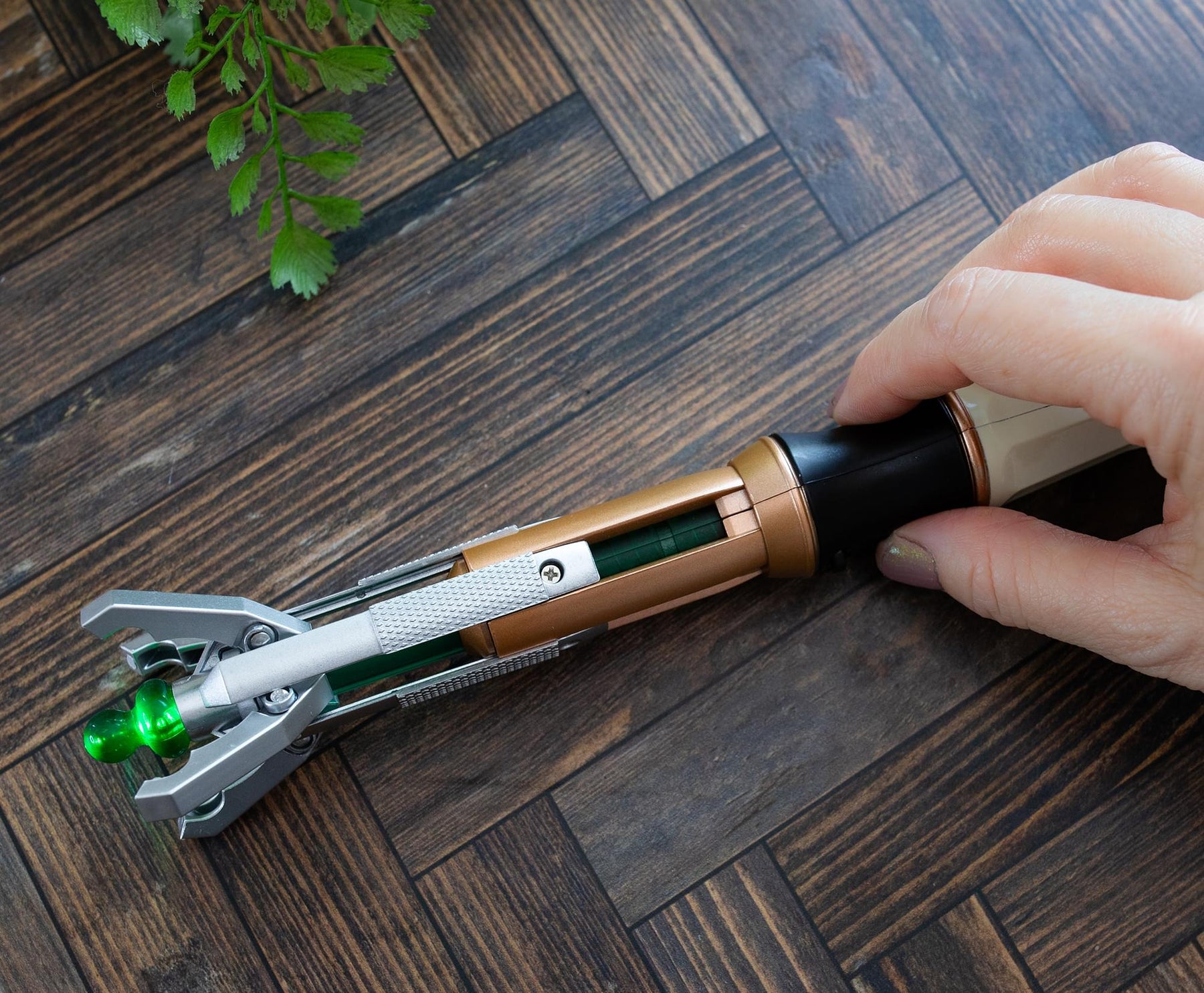 Doctor Who 11th Doctor Electronic Sonic Screwdriver Prop | Toynk Exclusive