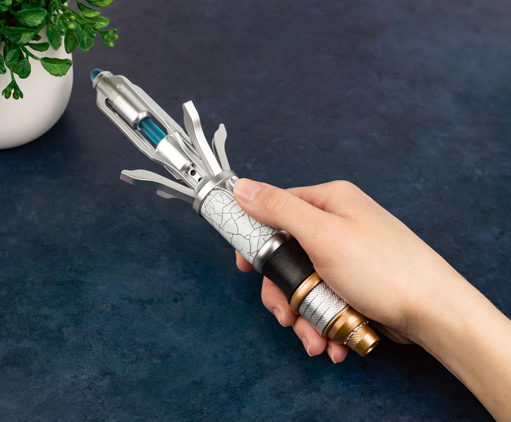 Doctor Who 14th Doctor Electronic Sonic Screwdriver Prop | Toynk Exclusive