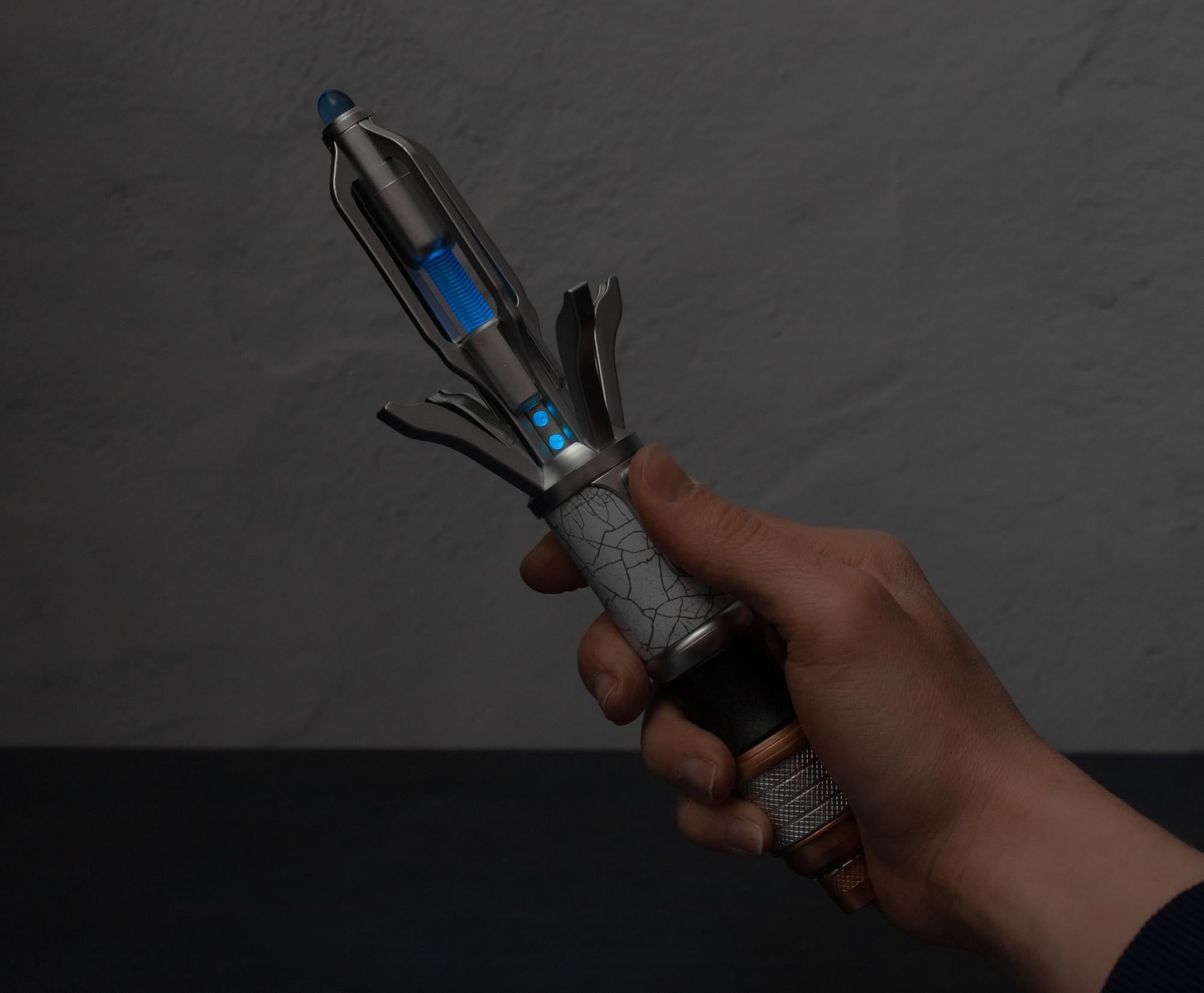 Doctor Who 14th Doctor Electronic Sonic Screwdriver Prop | Toynk Exclusive