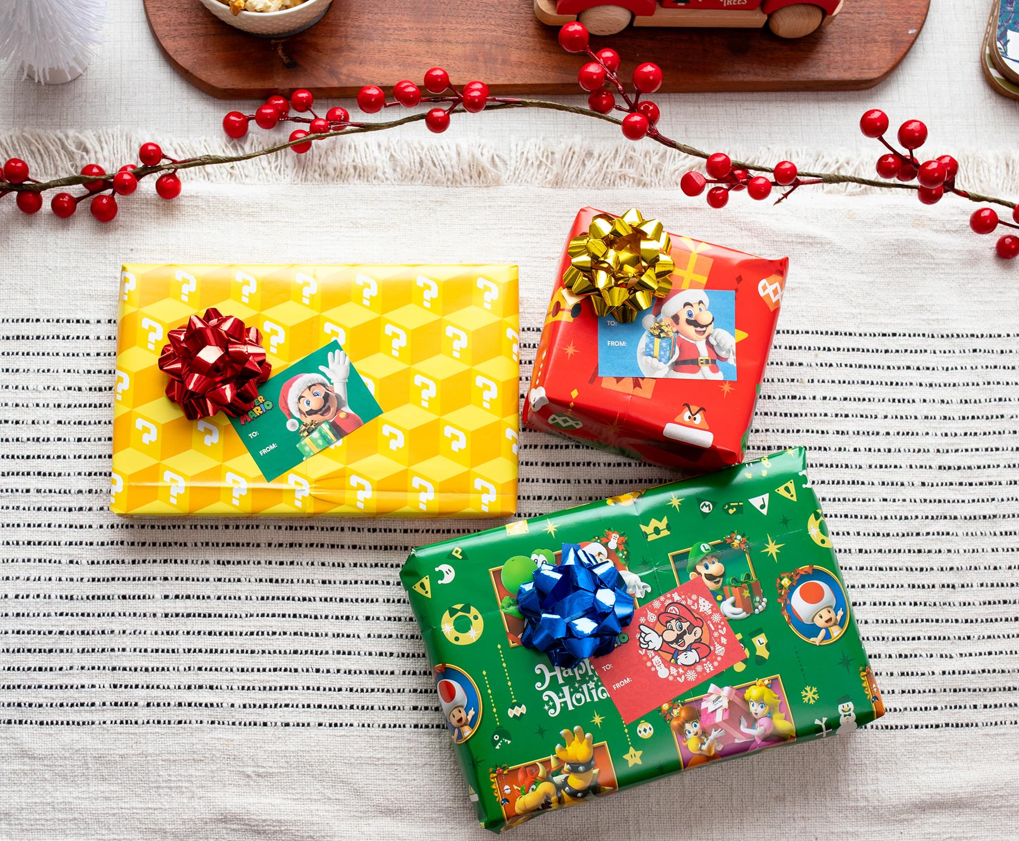 Super Mario Bros. 9-Piece Holiday Wrapping Paper Kit