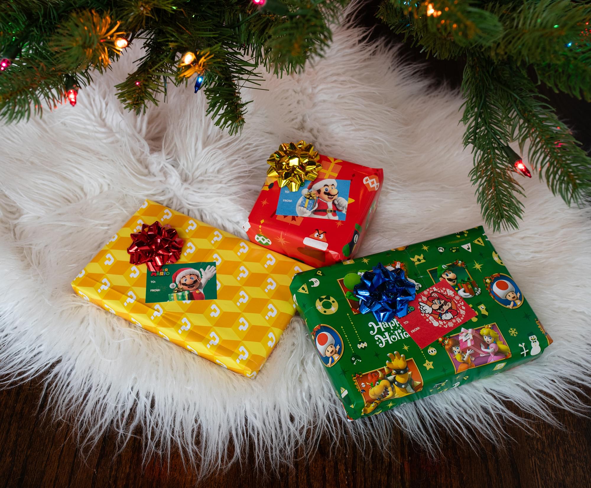 Super Mario Bros. 9-Piece Holiday Wrapping Paper Kit