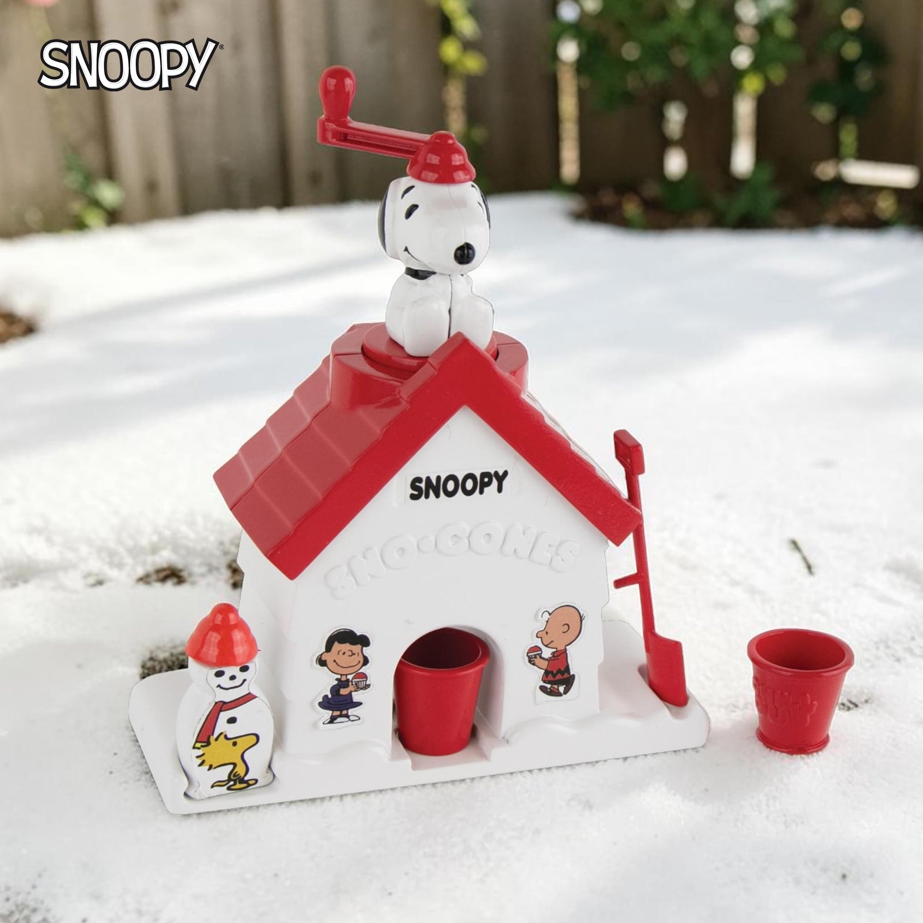 Worls's Smallest Peanuts Snoopy Sno-Cone Machine