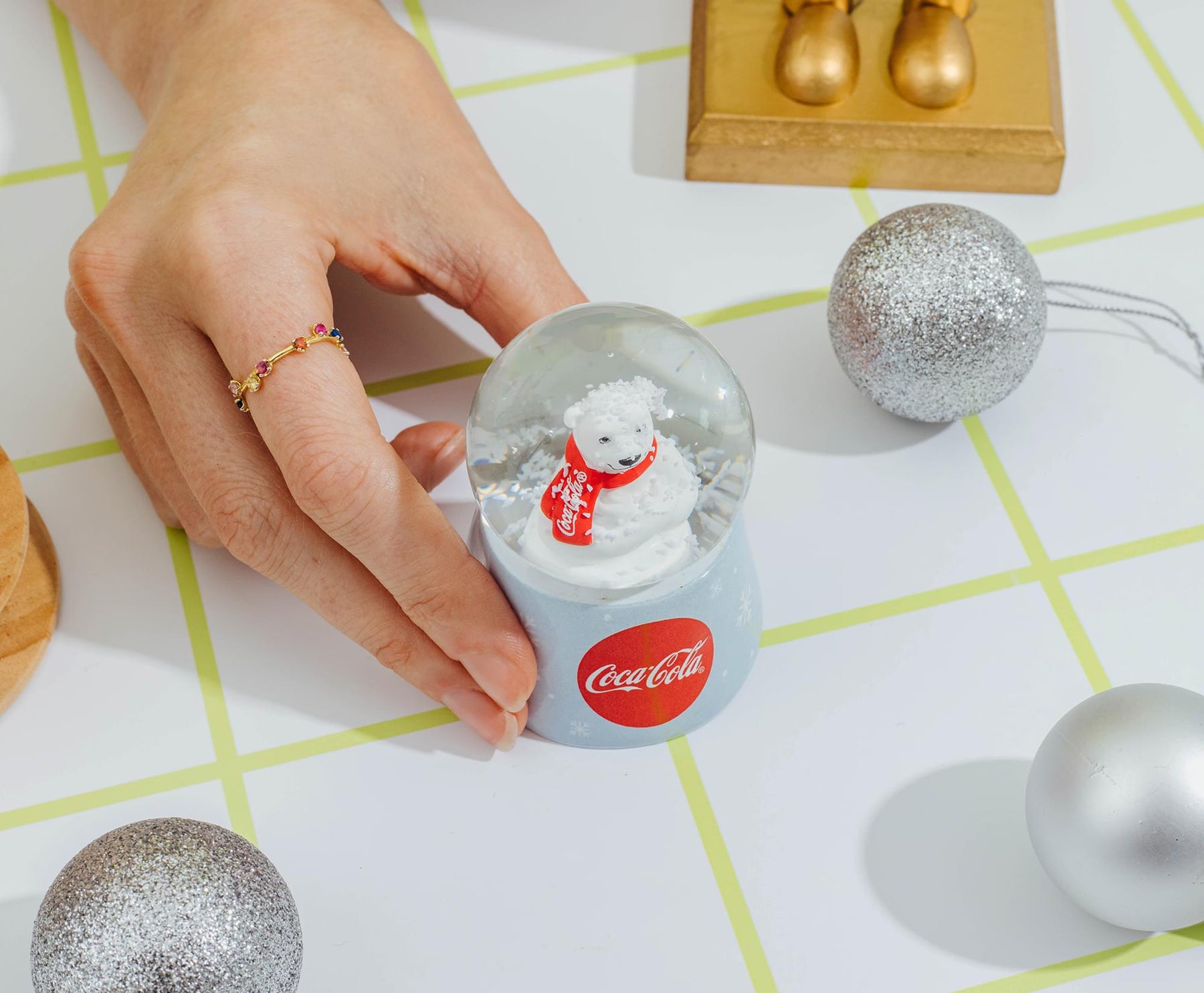 Coca-Cola Holiday Polar Bear 3-Inch Mini Light-Up Snow Globe