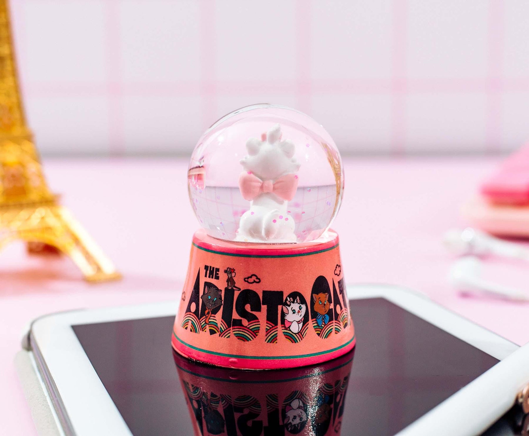 Disney Aristocats Marie "Everybody Wants To Be A Cat" Mini Light-Up Snow Globe