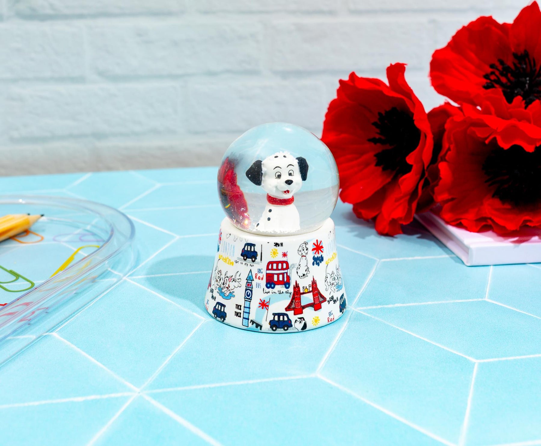 Disney 101 Dalmatians Lucky 3-Inch Mini Light-Up Snow Globe