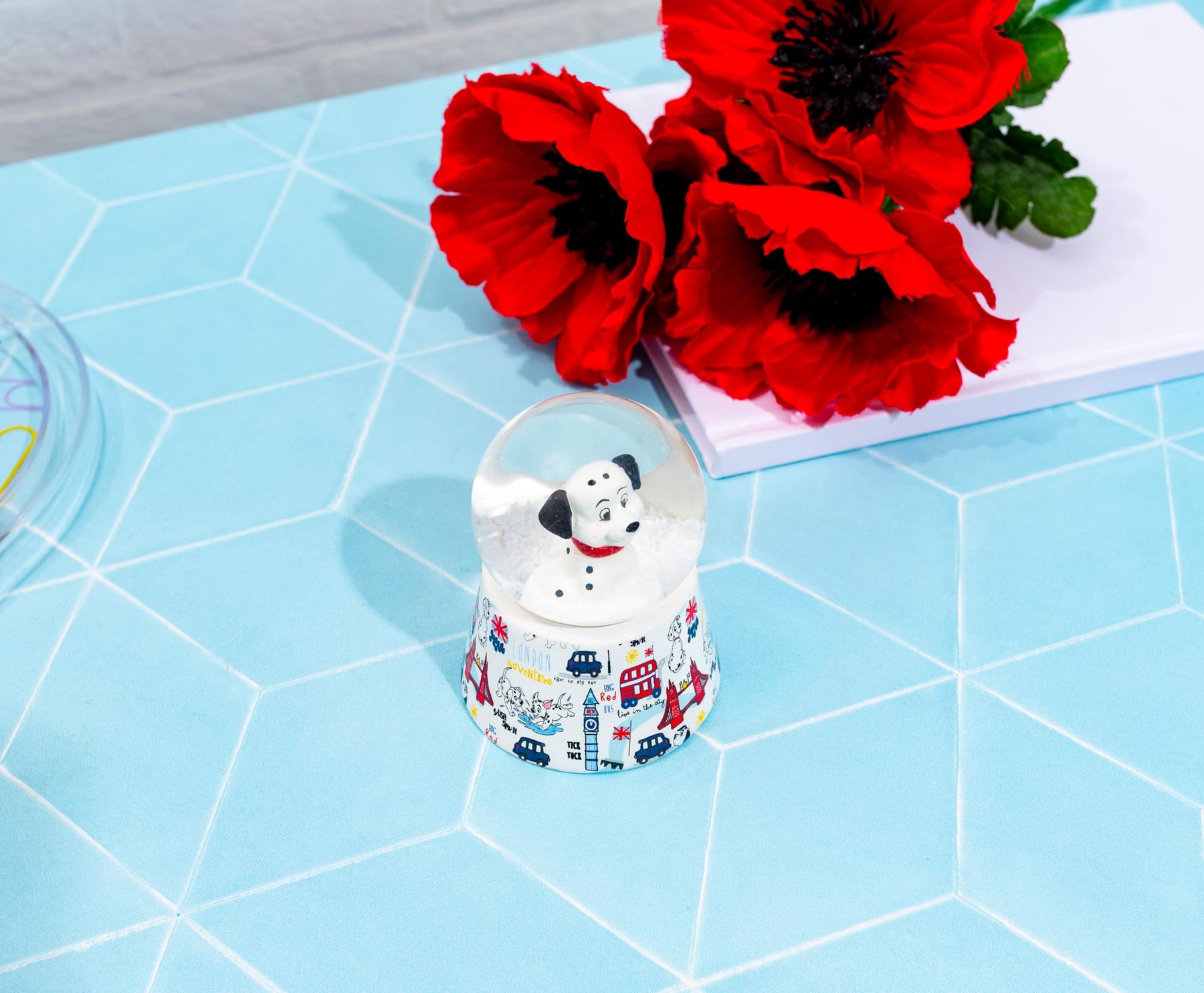 Disney 101 Dalmatians Lucky 3-Inch Mini Light-Up Snow Globe