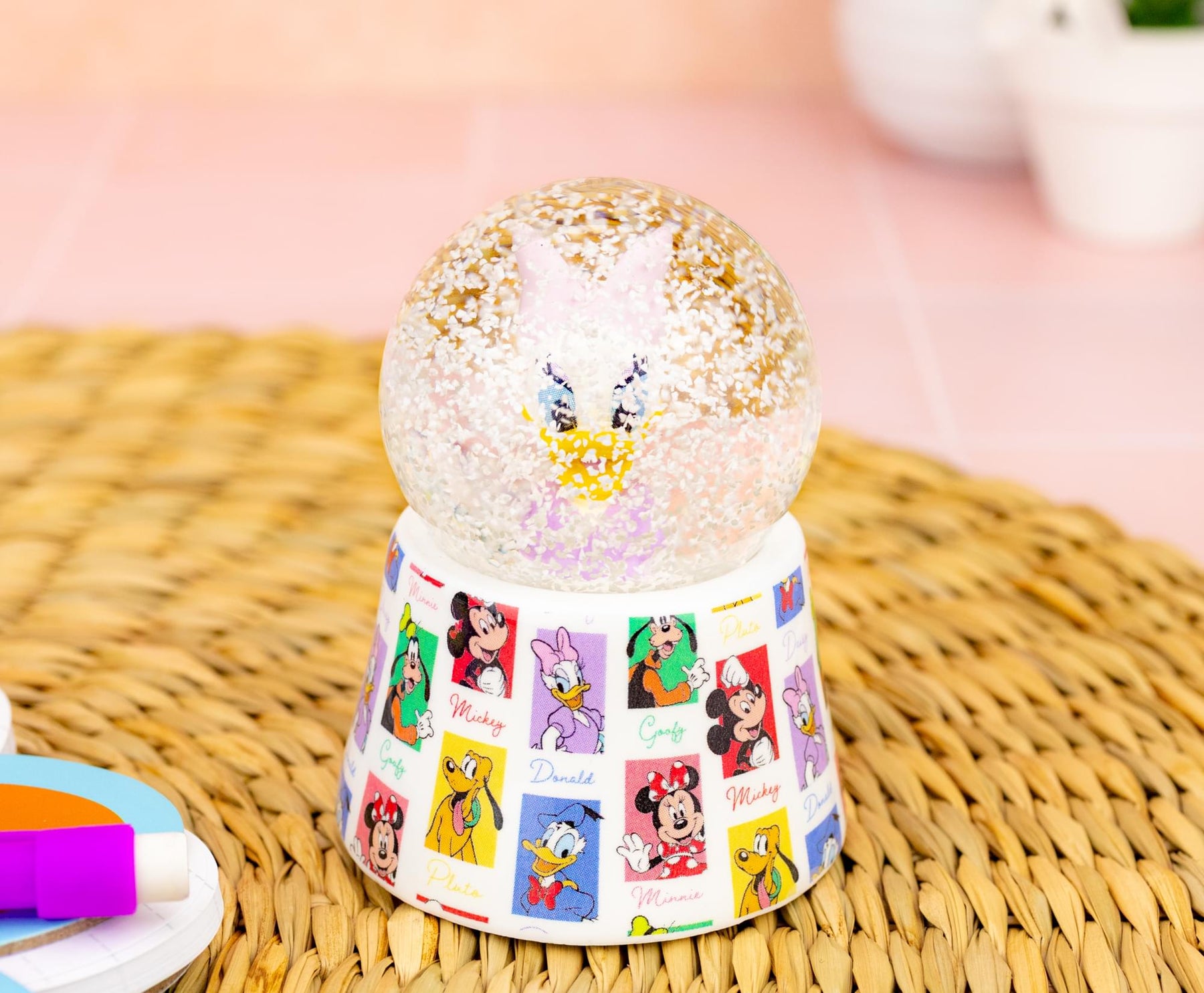Disney Daisy Duck 3-Inch Mini Light-Up Snow Globe