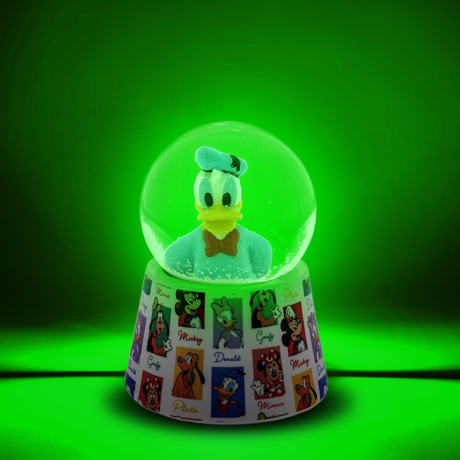 Disney Donald Duck 3-Inch Mini Light-Up Snow Globe