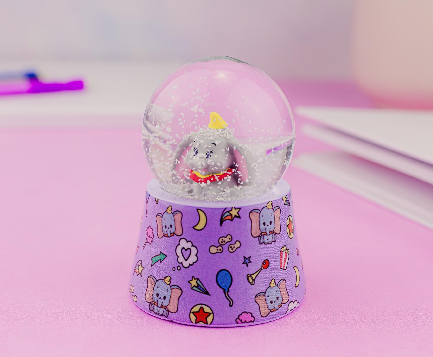 Disney Dumbo 3-Inch Mini Light-Up Snow Globe