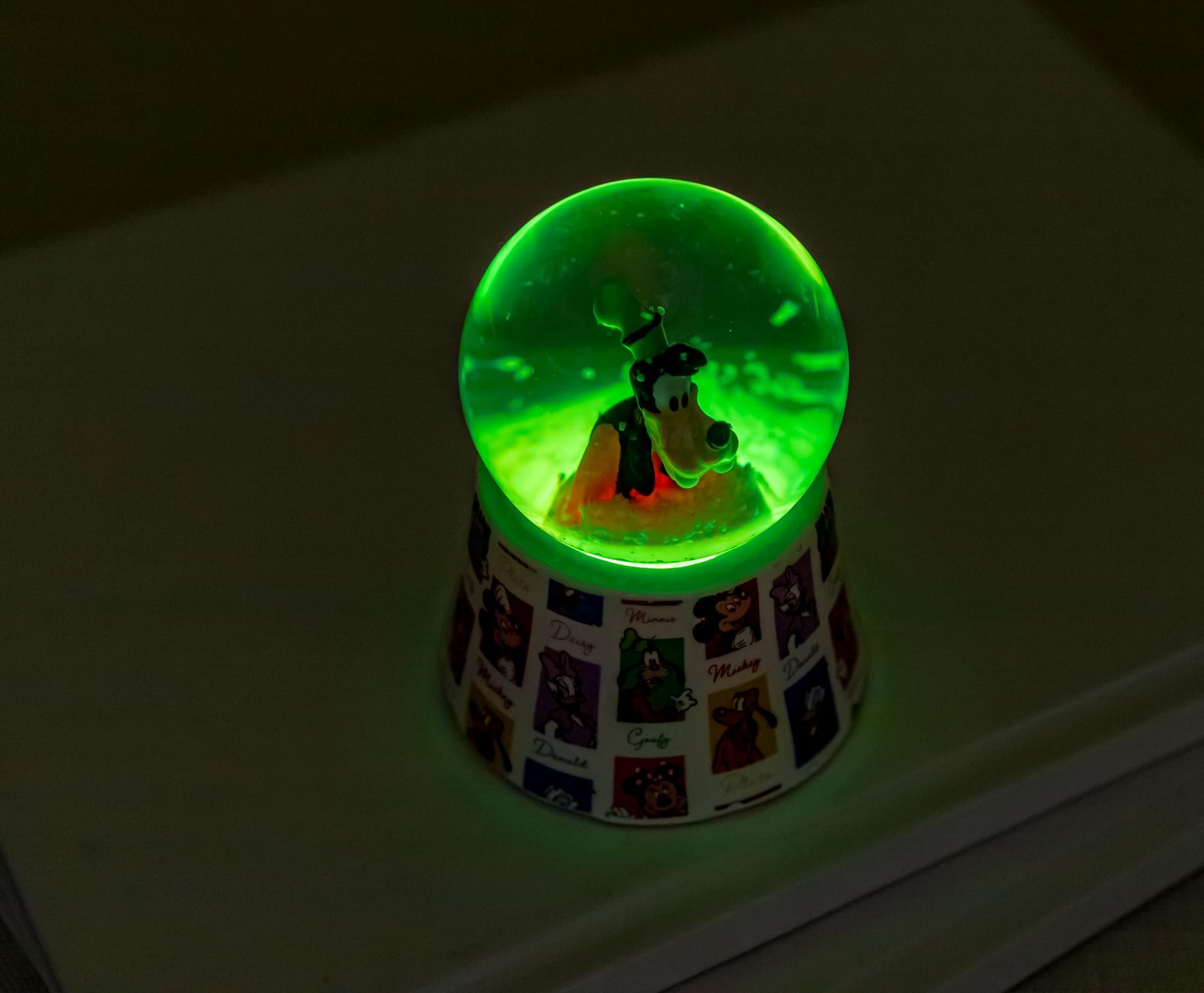 Disney Goofy 3-Inch Mini Light-Up Snow Globe